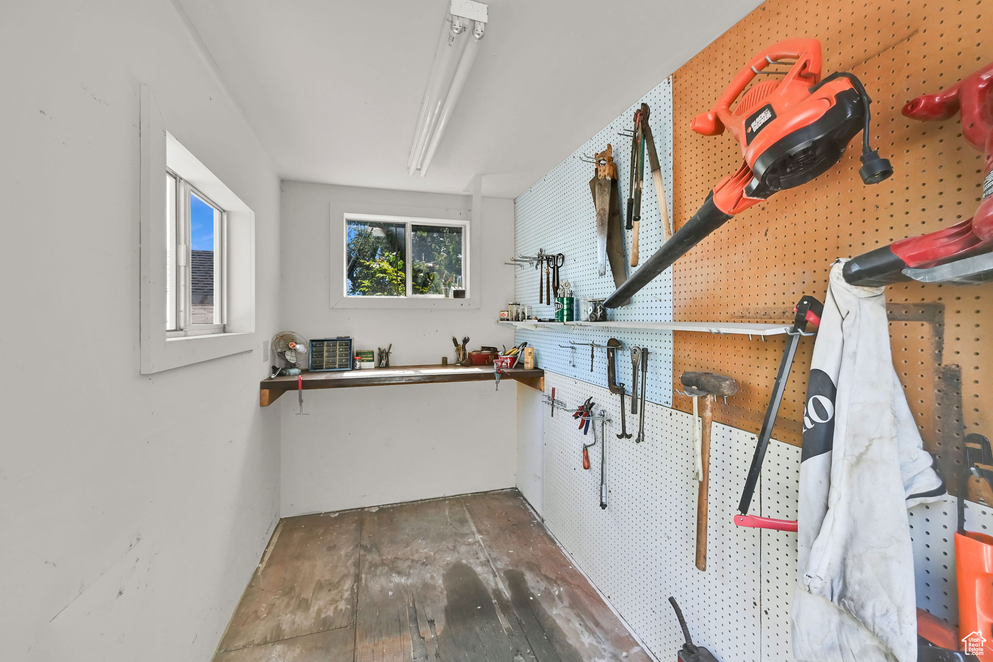 Salt Lake City, Utah, 84103, United States, 3 Bedrooms Bedrooms, ,2 BathroomsBathrooms,Residential,For Sale,1925078