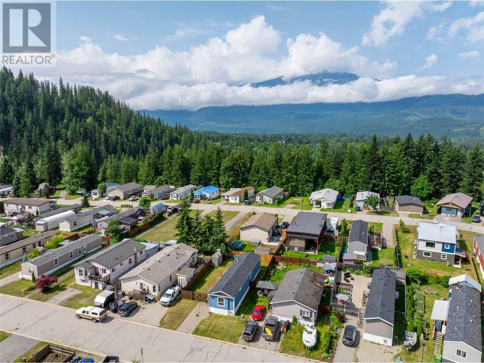 REVELSTOKE, British Columbia, V0E 2S1, CA, 2 Bedrooms Bedrooms, ,2 BathroomsBathrooms,Residential,For Sale,1874403