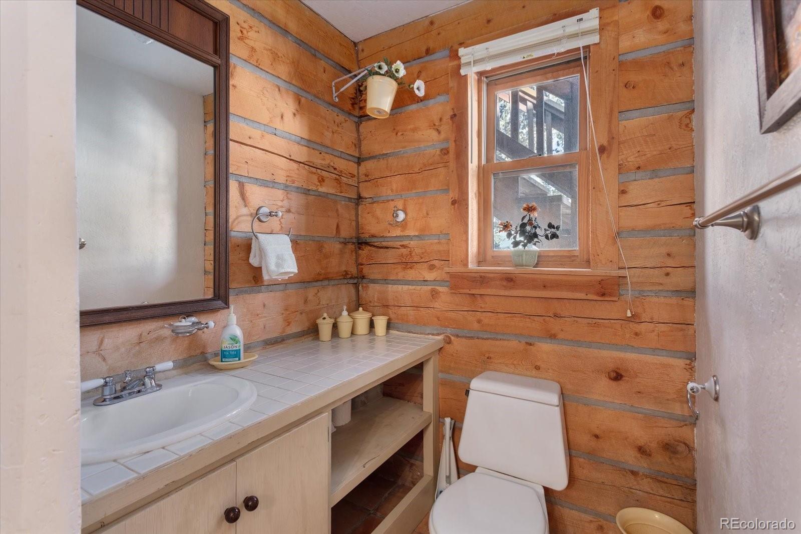 Howard, Colorado, 81233, United States, 4 Bedrooms Bedrooms, ,1 BathroomBathrooms,Residential,For Sale,1979398