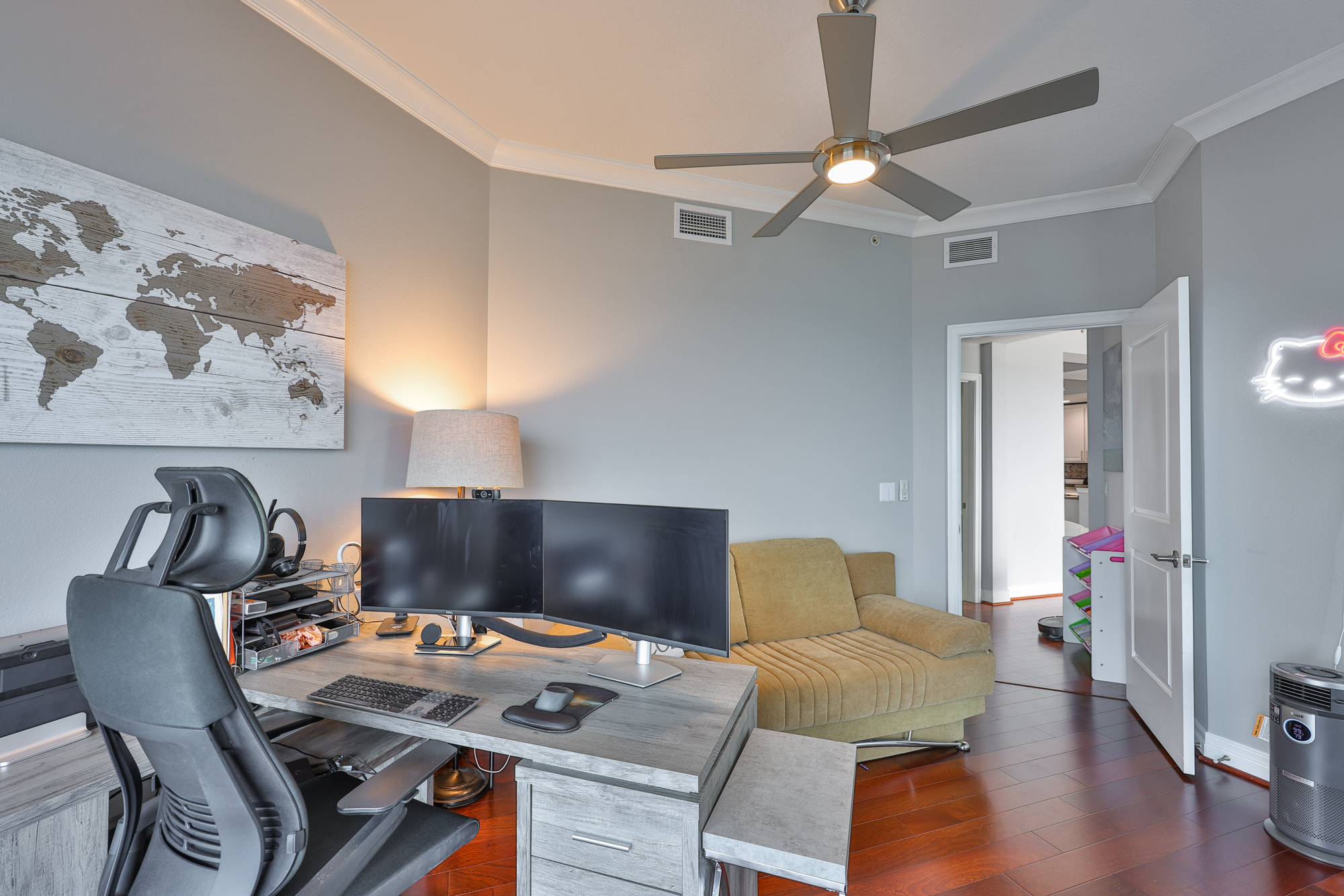 Tampa, Florida, 33602, United States, 3 Bedrooms Bedrooms, ,3 BathroomsBathrooms,Residential,For Sale,1982527