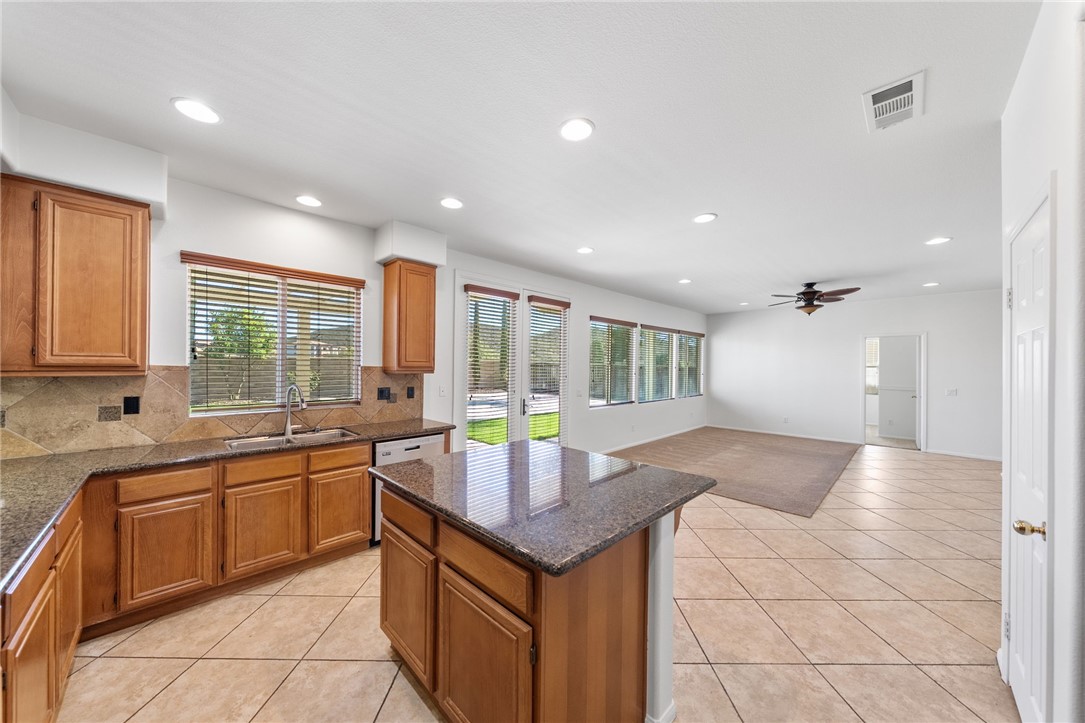 Murrieta, California, 92562, United States, 5 Bedrooms Bedrooms, ,3 BathroomsBathrooms,Residential,For Sale,1983032