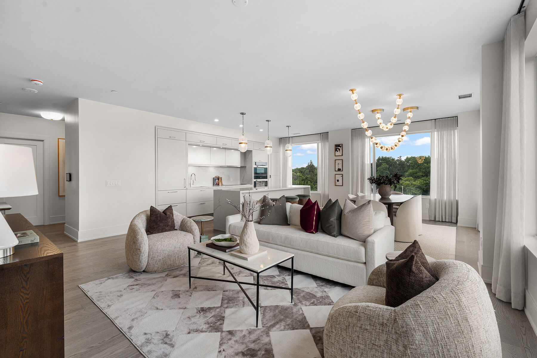  Refined Edenbridge Living - 物件實景