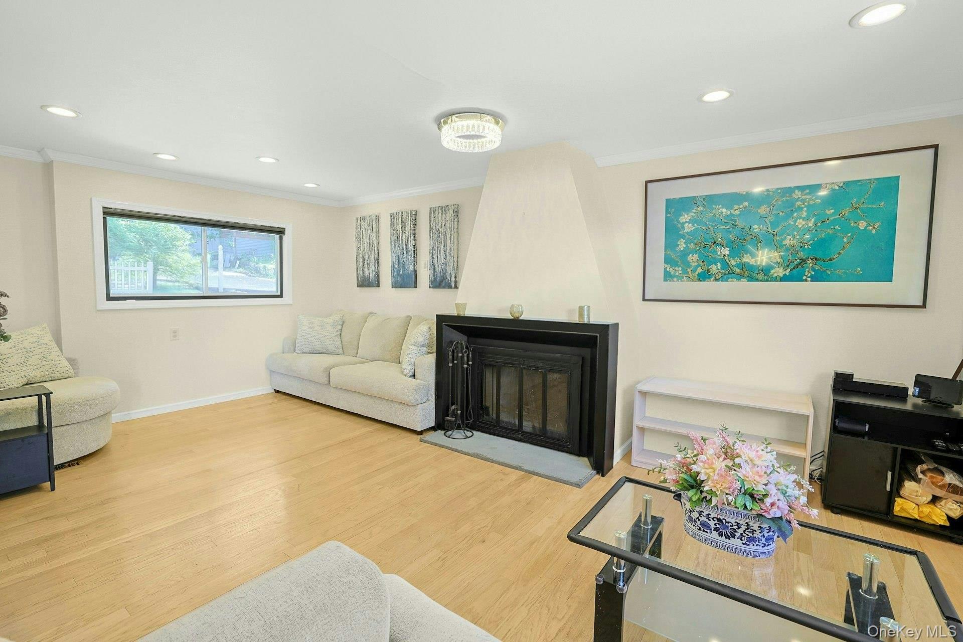 Tarrytown, New York, 10591, United States, 4 Bedrooms Bedrooms, ,3 BathroomsBathrooms,Residential,For Sale,1939396