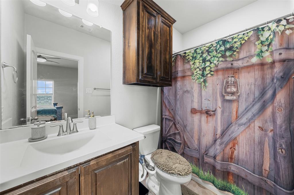 Arlington, Texas, 76005, United States, 4 Bedrooms Bedrooms, ,4 BathroomsBathrooms,Residential,For Sale,1890856