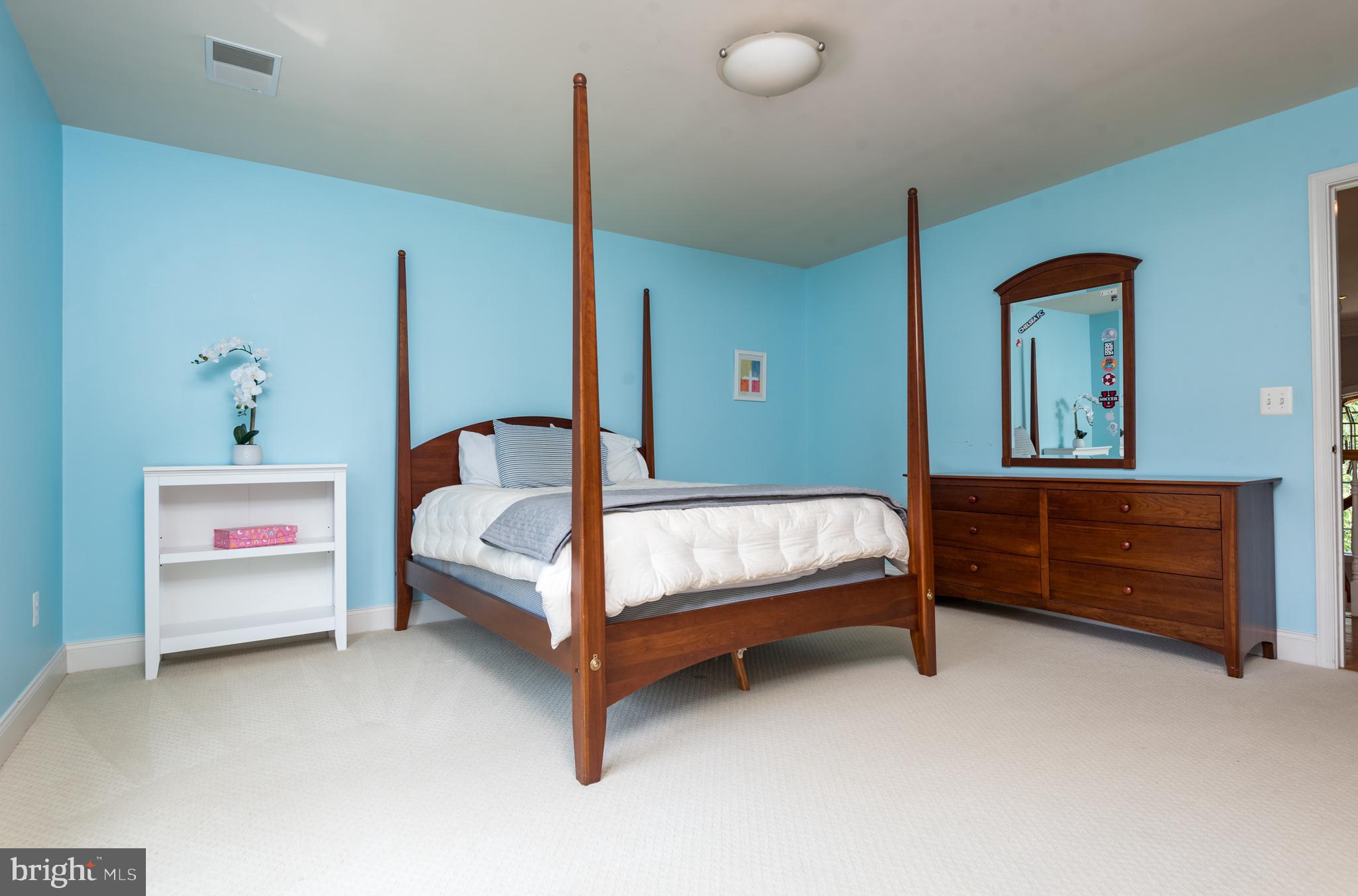 Haymarket, Virginia, 20169, United States, 4 Bedrooms Bedrooms, ,5 BathroomsBathrooms,Residential,For Sale,1900761