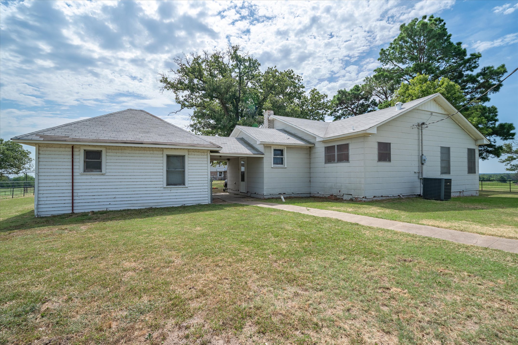 9208 FM 17, Grand Saline, Texas, 75140, United States, 5 Bedrooms Bedrooms, ,6 BathroomsBathrooms,Residential,For Sale,9208 FM 17,1317594