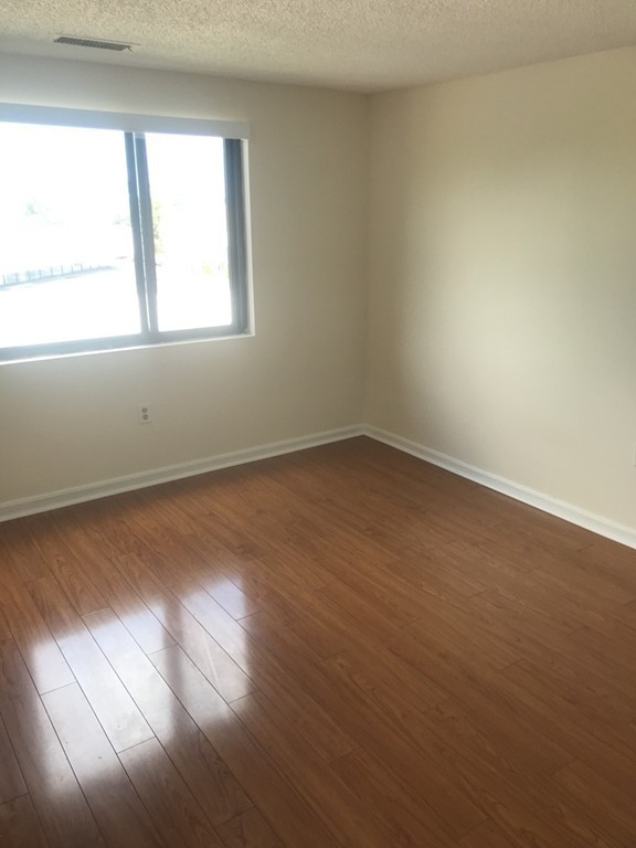 Medford, Massachusetts, 02155, United States, 2 Bedrooms Bedrooms, ,2 BathroomsBathrooms,Residential,For Sale,1873533