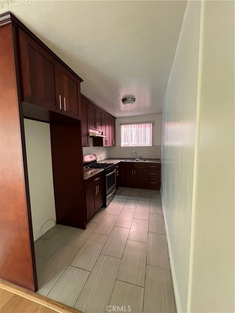 Los Angeles, California, 90027, United States, ,Residential,For Sale,1940498