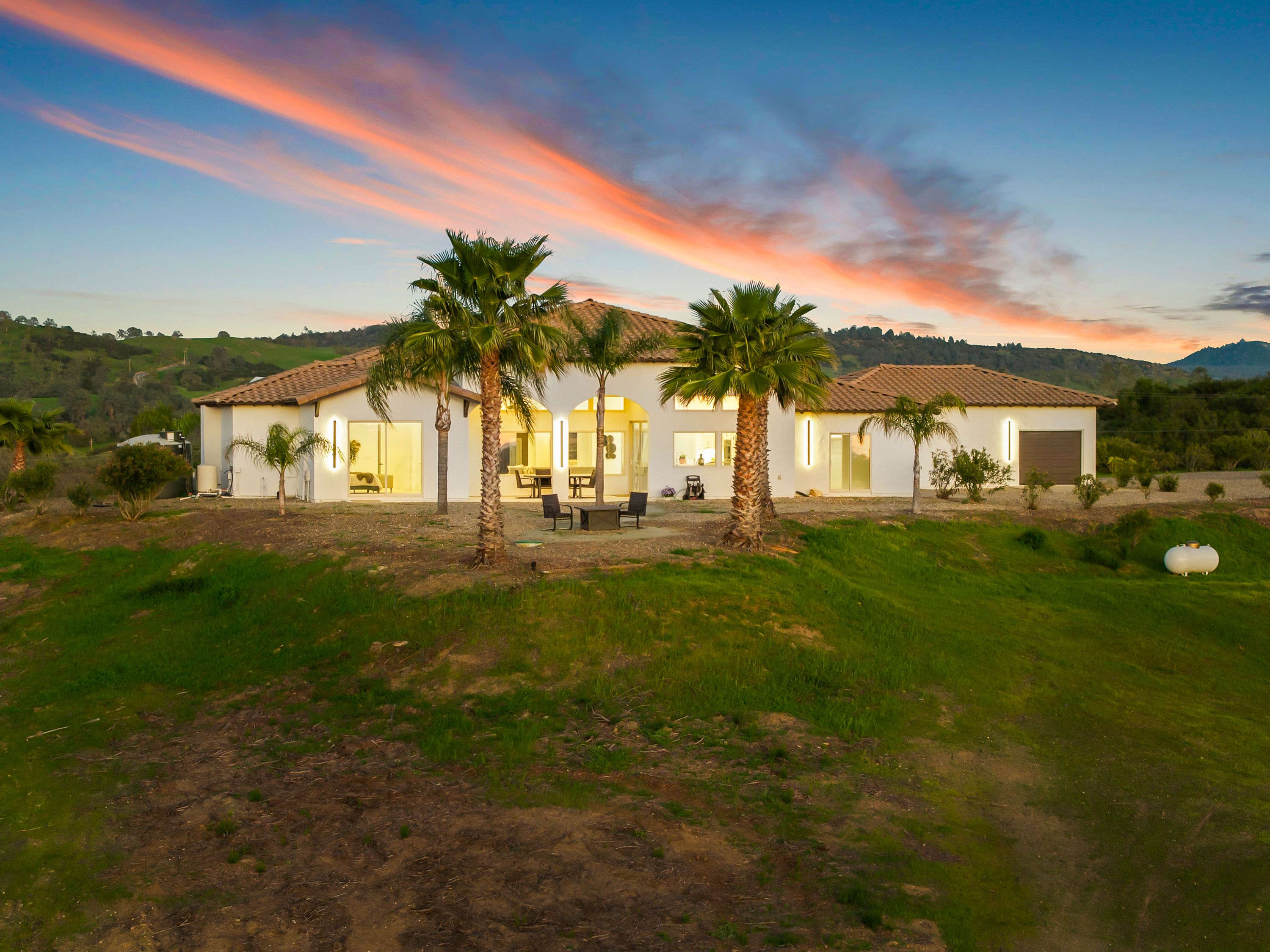  40 Acres - Big Views - Renovated Home - 物件實景