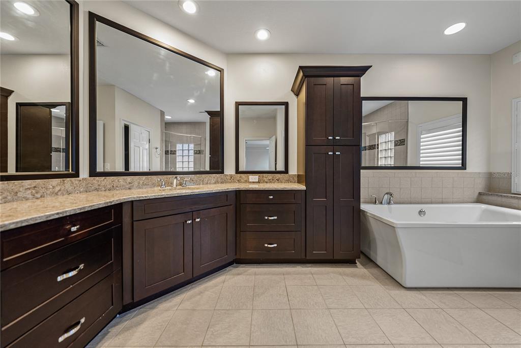 Seffner, Florida, 33584, United States, 5 Bedrooms Bedrooms, ,4 BathroomsBathrooms,Residential,For Sale,1991744