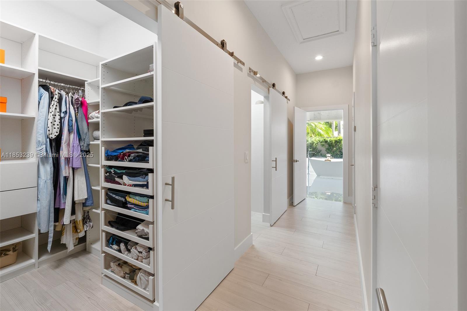 Weston, Florida, 33327, United States, 5 Bedrooms Bedrooms, ,6 BathroomsBathrooms,Residential,For Sale,1919791