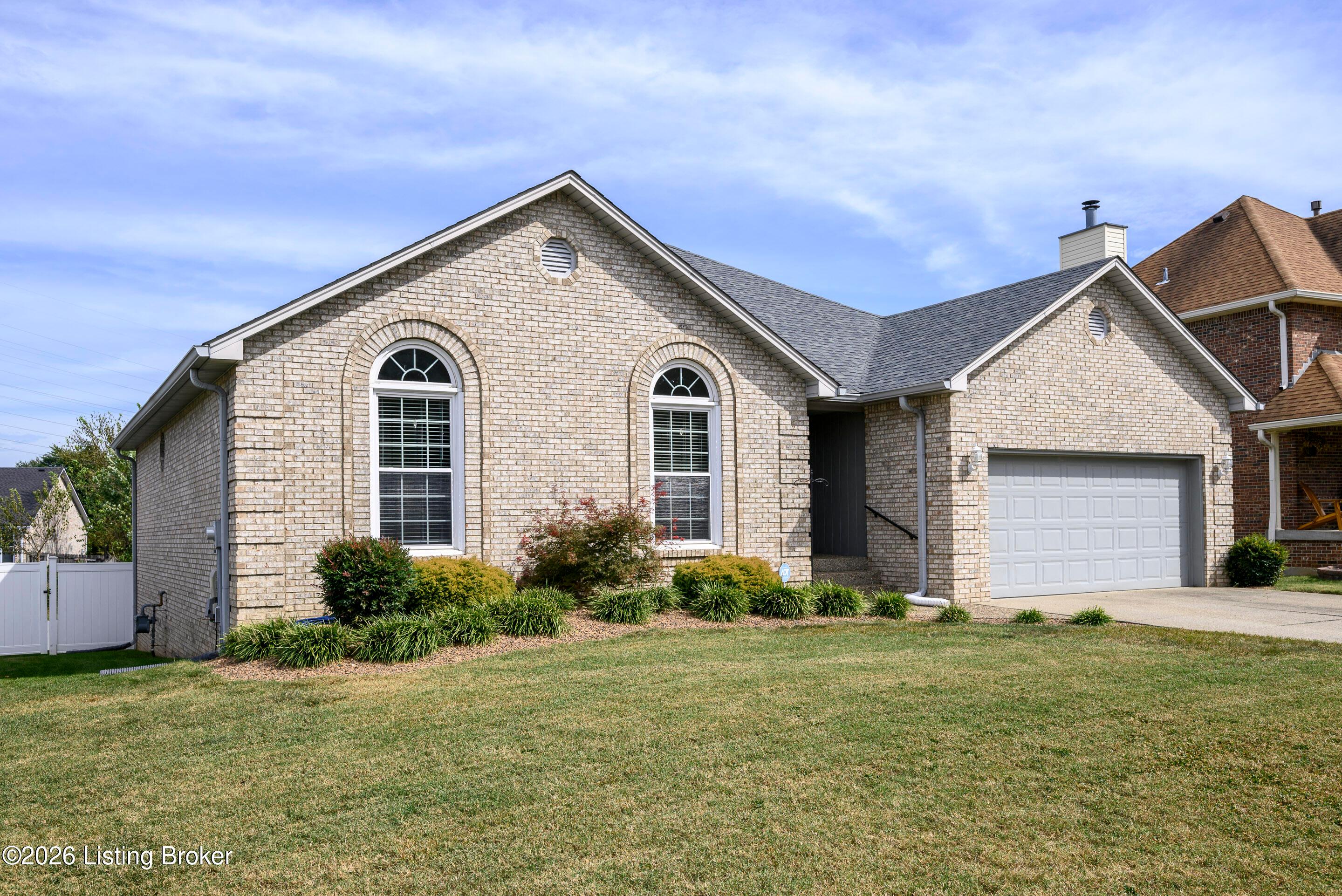 Hunters Point Cir, Louisville, KY 40216 #1