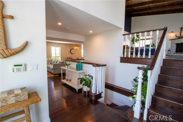 Redondo Beach, California, 90277, United States, 3 Bedrooms Bedrooms, ,2 BathroomsBathrooms,Residential,For Sale,1914316
