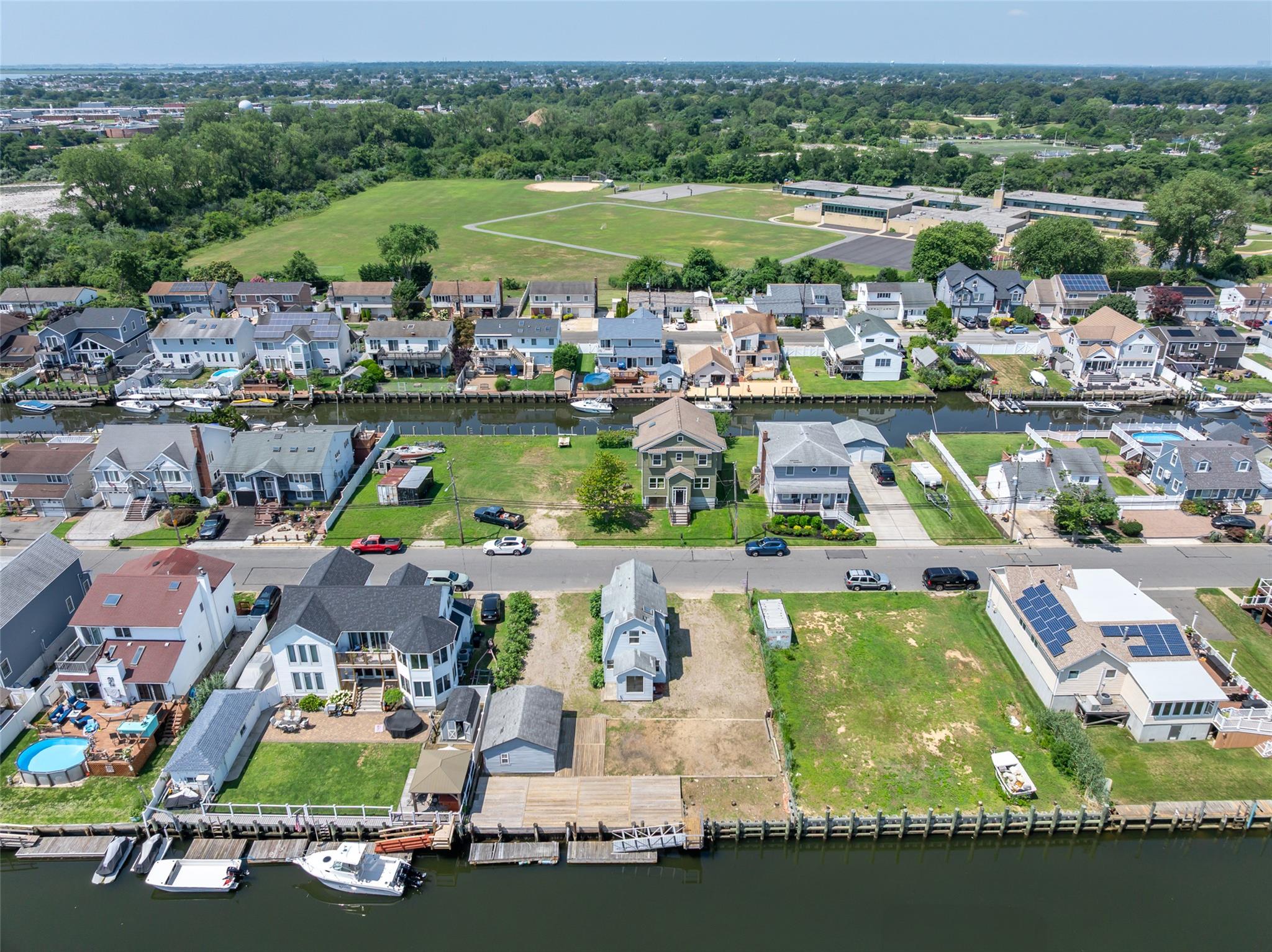 Seaford, New York, 11783, United States, 3 Bedrooms Bedrooms, ,2 BathroomsBathrooms,Residential,For Sale,1908312