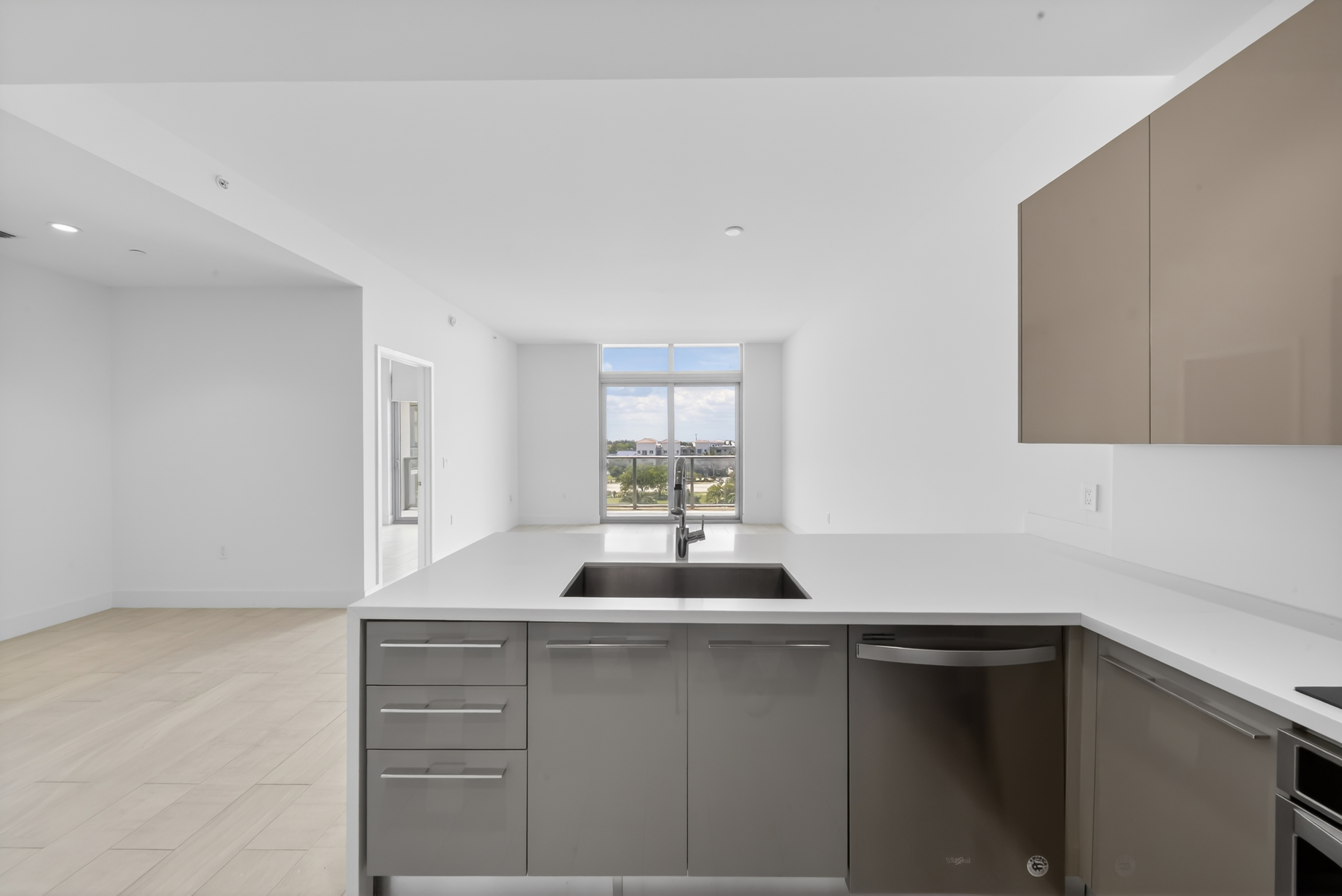  2000 Metropica Way, Sunrise, FL, 33323 - 物件實景