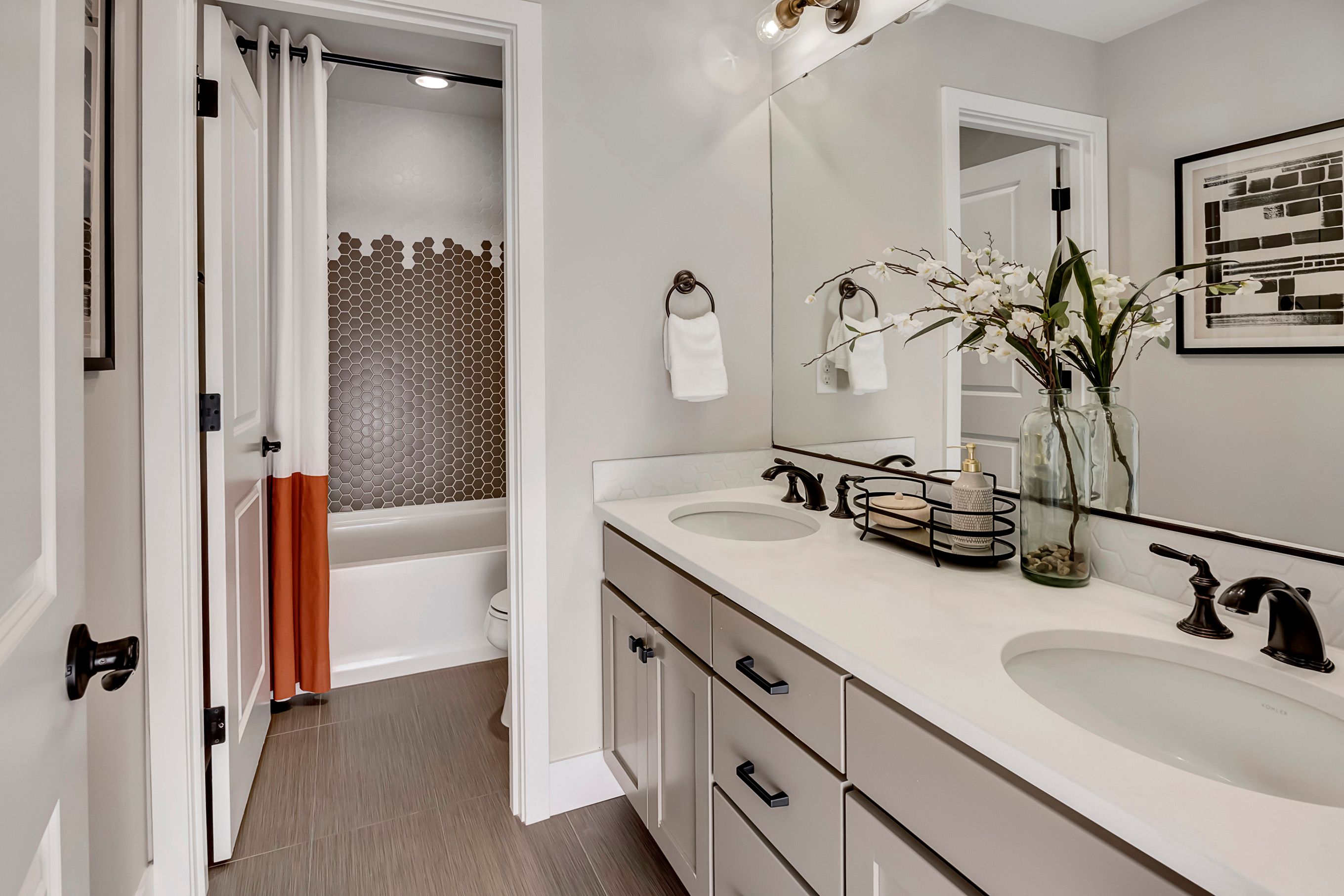  1444 242nd Avenue Northeast, Sammamish, WA 98074 - 物件實景