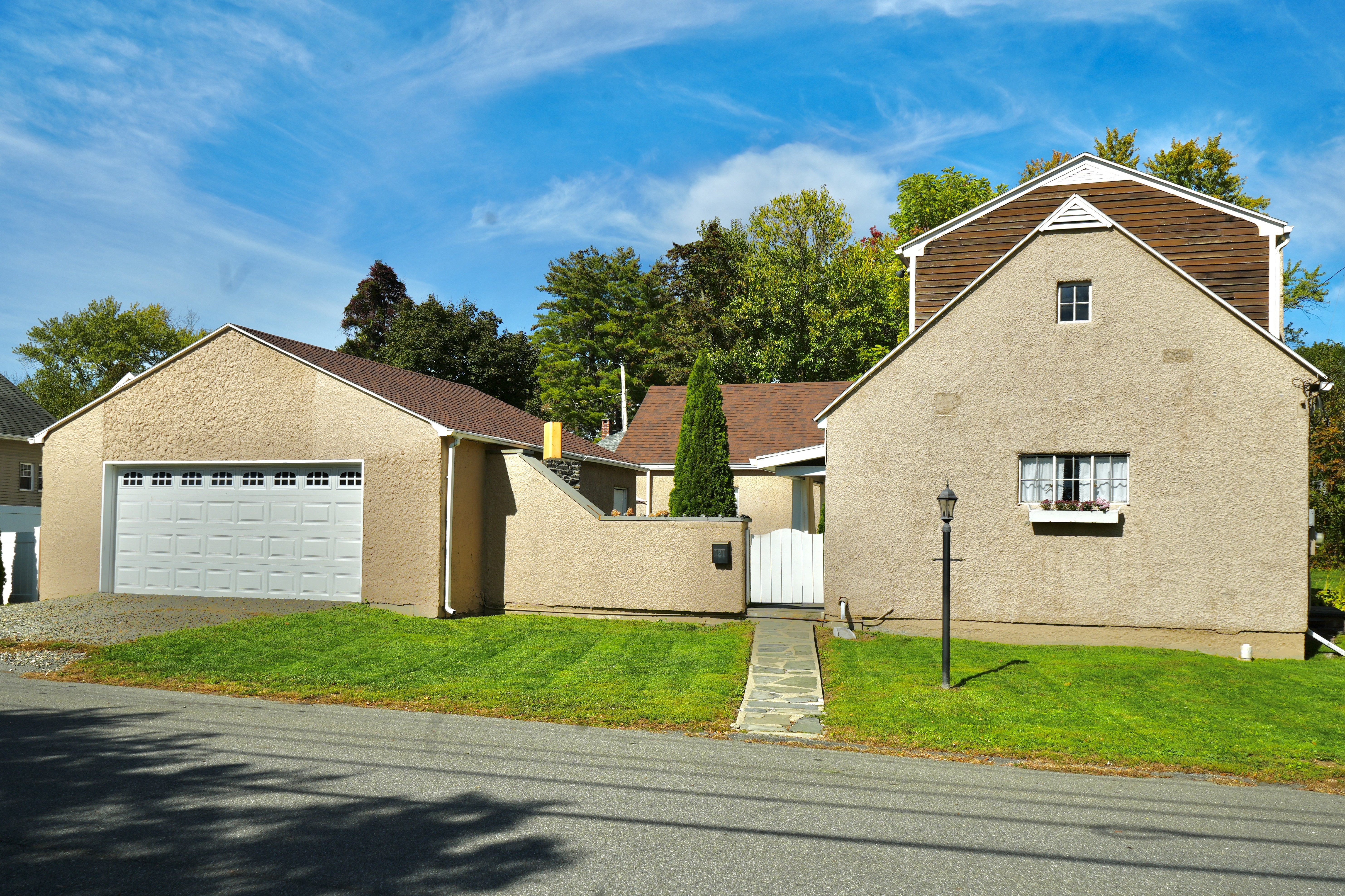Catskill, New York, 12414, United States, 3 Bedrooms Bedrooms, ,2 BathroomsBathrooms,Residential,For Sale,1990409