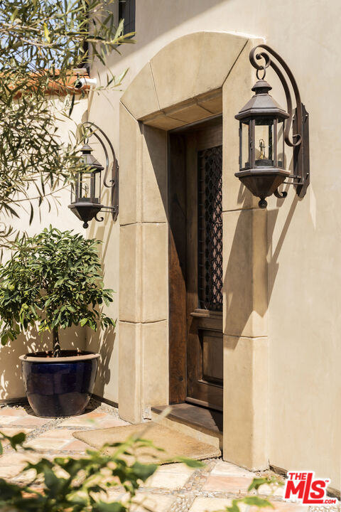 Los Angeles, California, 90068, United States, 4 Bedrooms Bedrooms, ,5 BathroomsBathrooms,Residential,For Sale,1910908