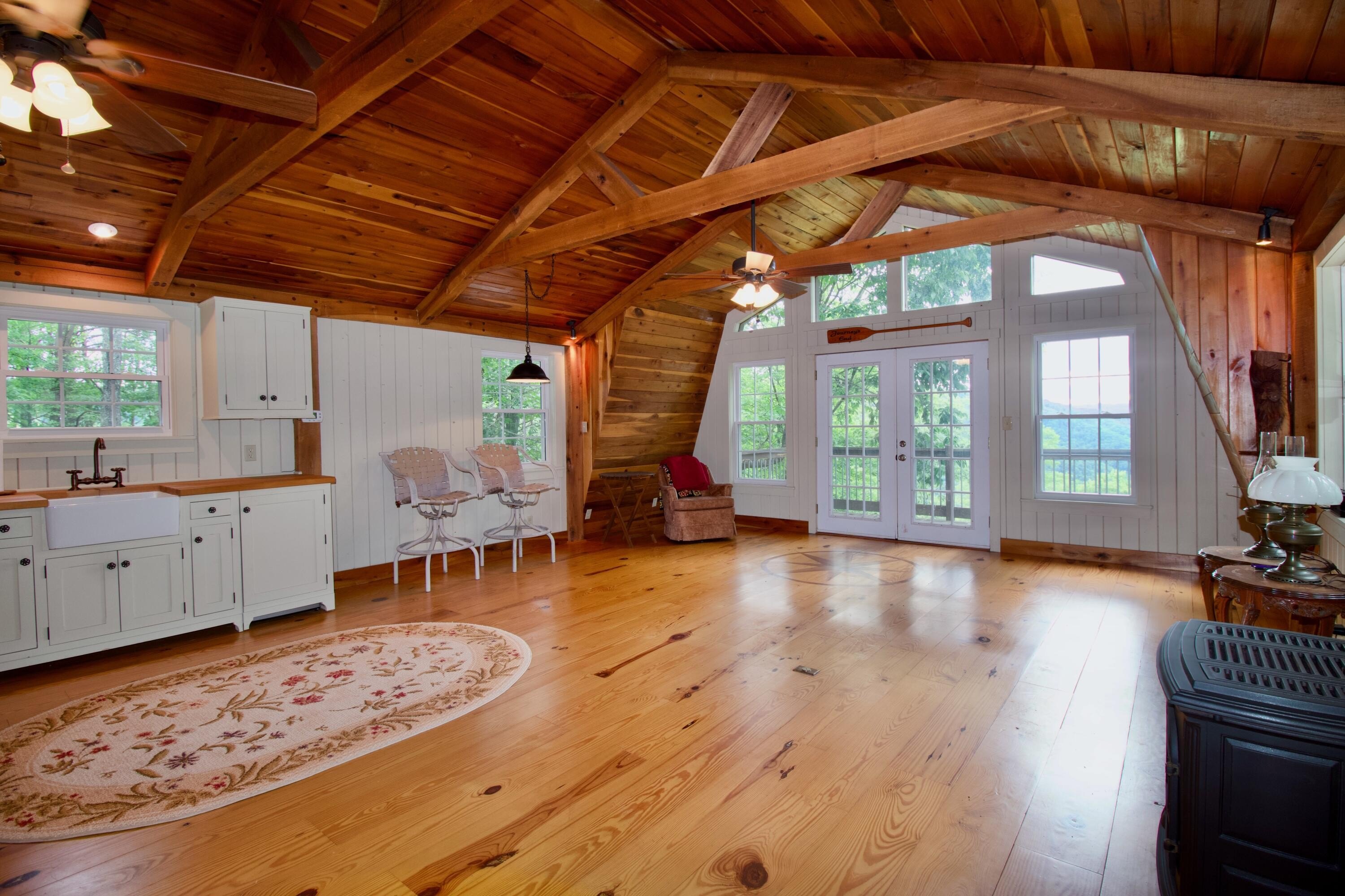 Hinton, West Virginia, 25951, United States, 3 Bedrooms Bedrooms, ,2 BathroomsBathrooms,Residential,For Sale,1847194