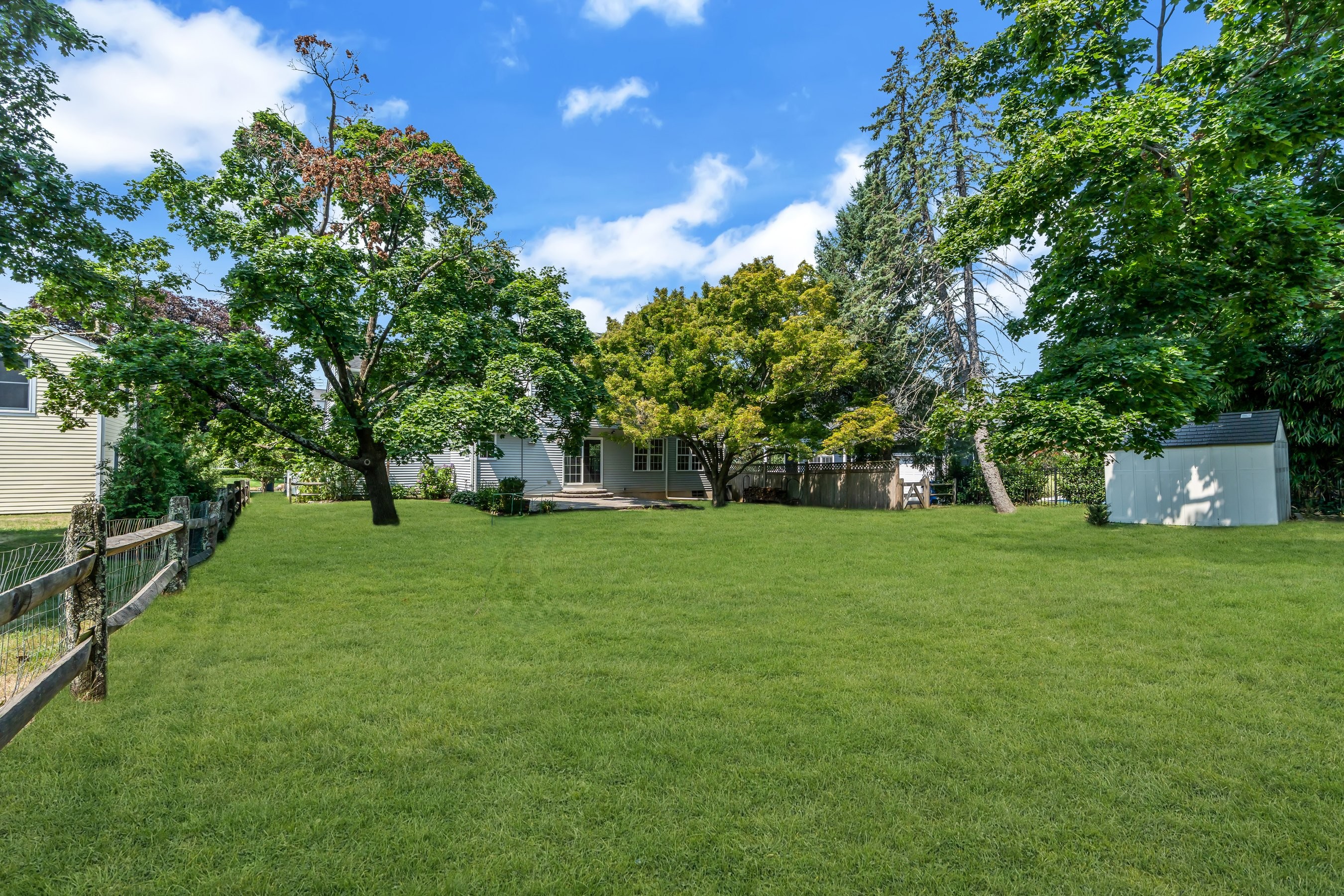  Charming Fair Haven Colonial - 物件實景