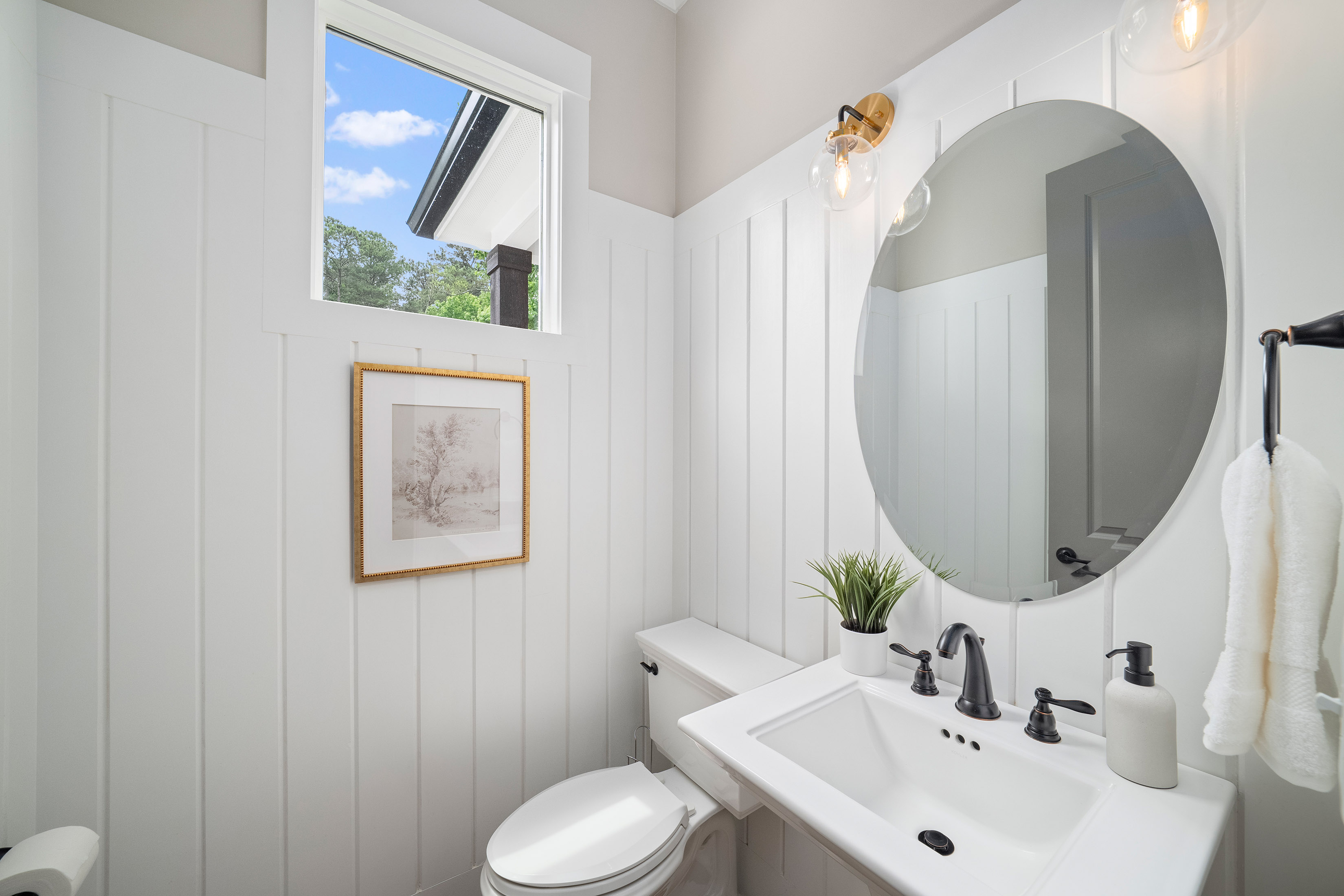  Stunning Modern Farmhouse with Luxury Finishes, Unbeatable Location, and No HOA - 物件實景