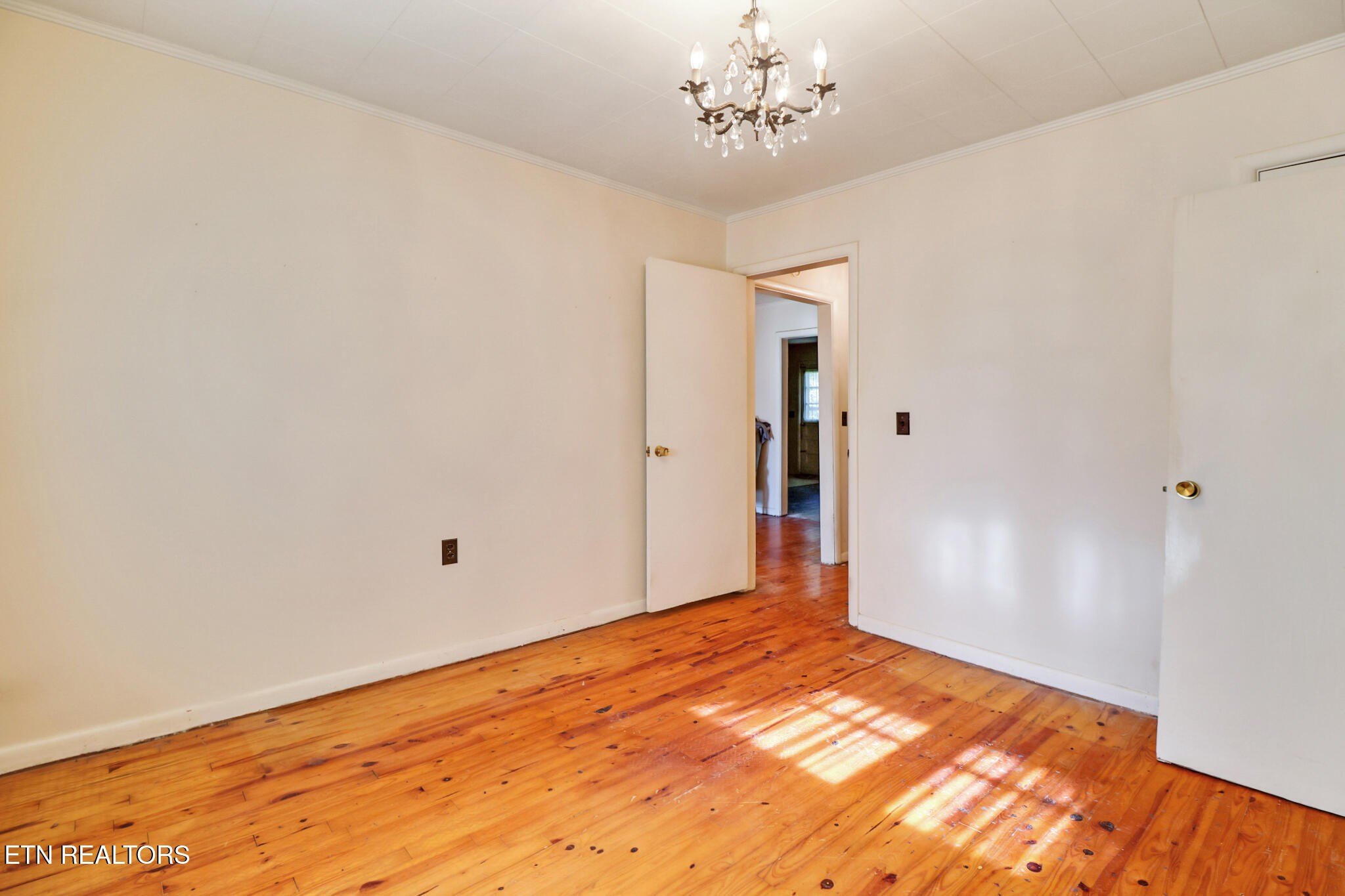 Crossville, Tennessee, 38555, United States, 2 Bedrooms Bedrooms, ,1 BathroomBathrooms,Residential,For Sale,1982388