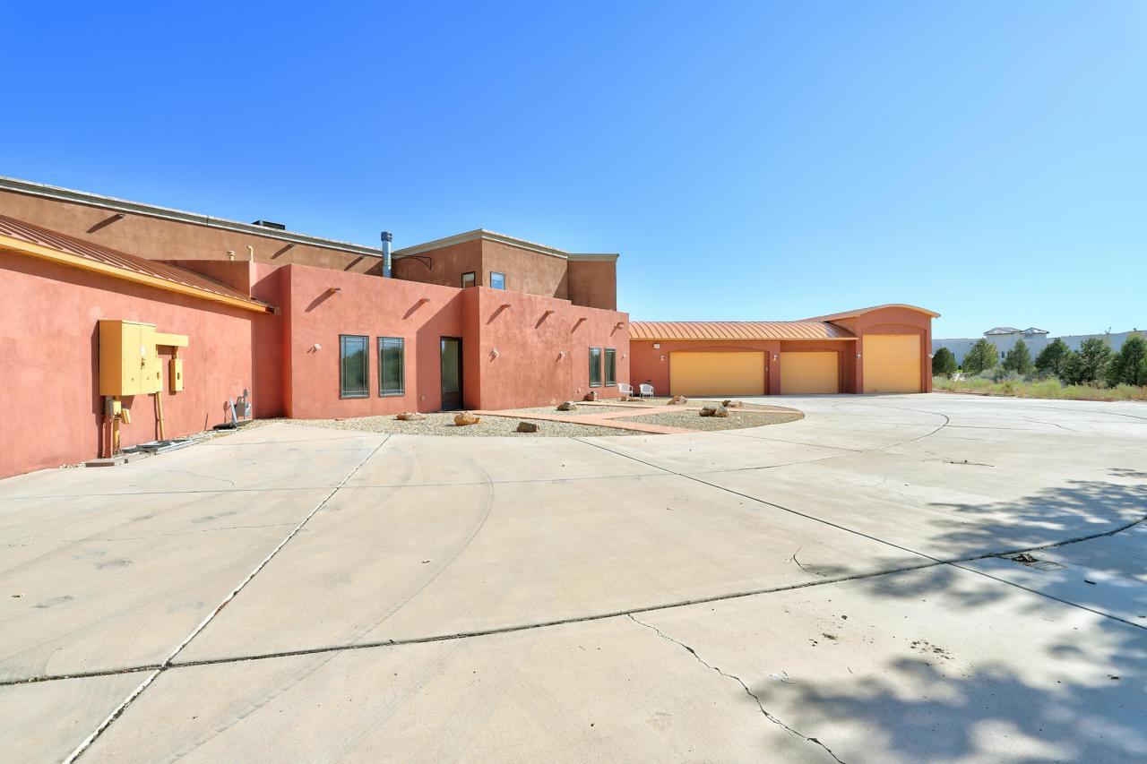 6301 COORS Boulevard NW, Albuquerque, New Mexico, 87120, United States, 3 Bedrooms Bedrooms, ,4 BathroomsBathrooms,Residential,For Sale,6301 COORS Boulevard NW,1637534