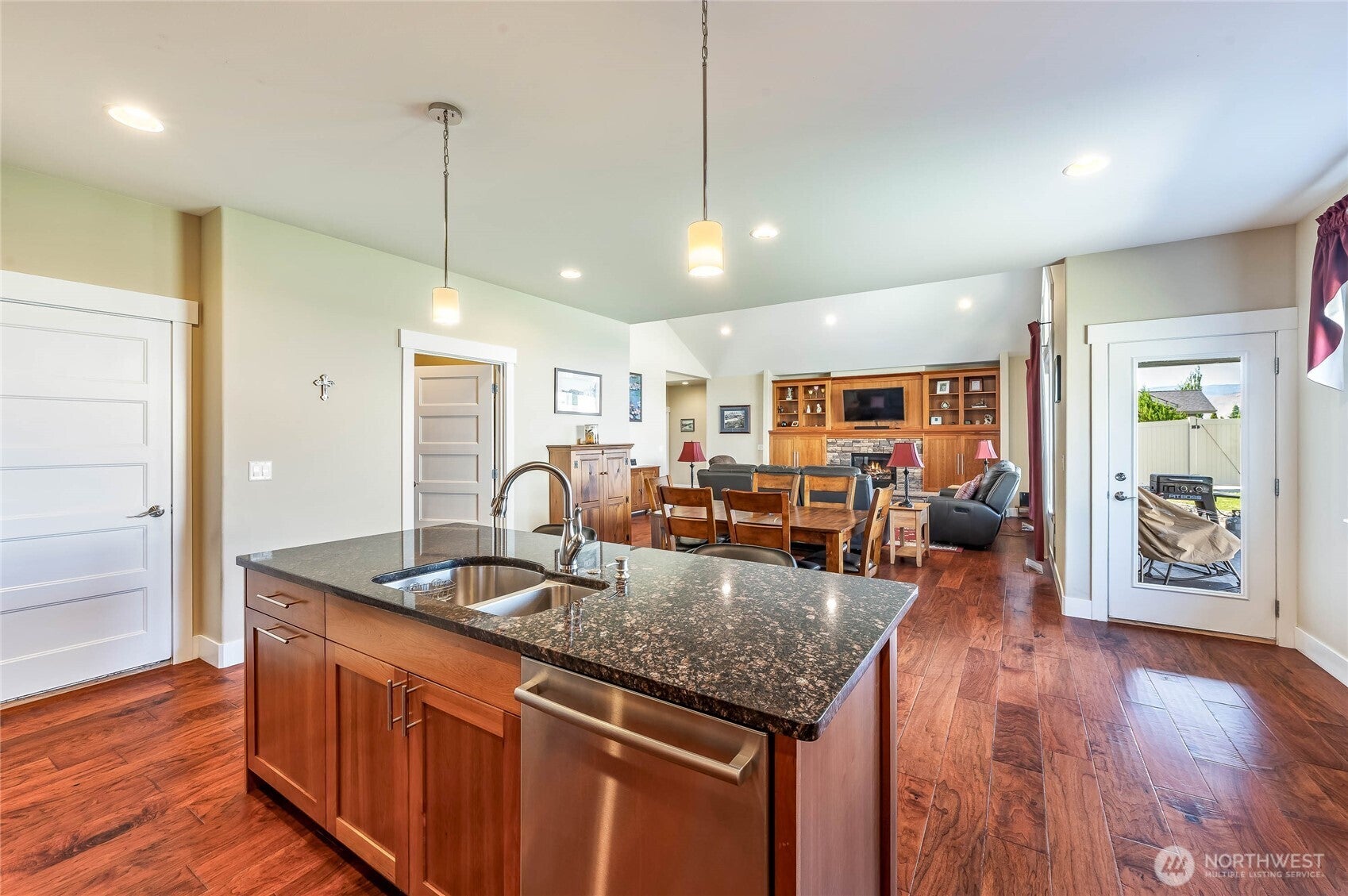 Wenatchee, Washington, 98801, United States, 3 Bedrooms Bedrooms, ,2 BathroomsBathrooms,Residential,For Sale,1892856