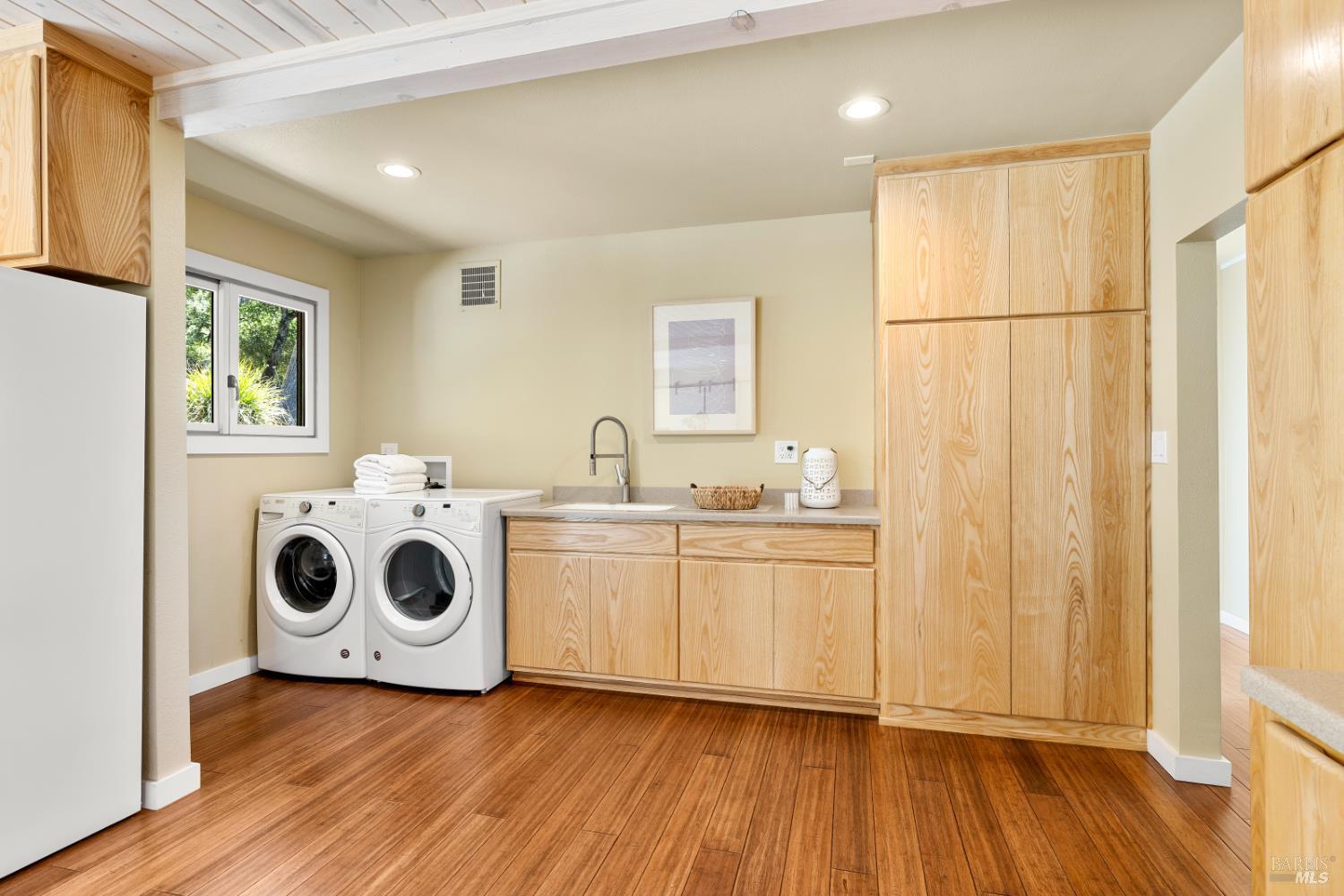 Napa, California, 94558, United States, 3 Bedrooms Bedrooms, ,2 BathroomsBathrooms,Residential,For Sale,1991409