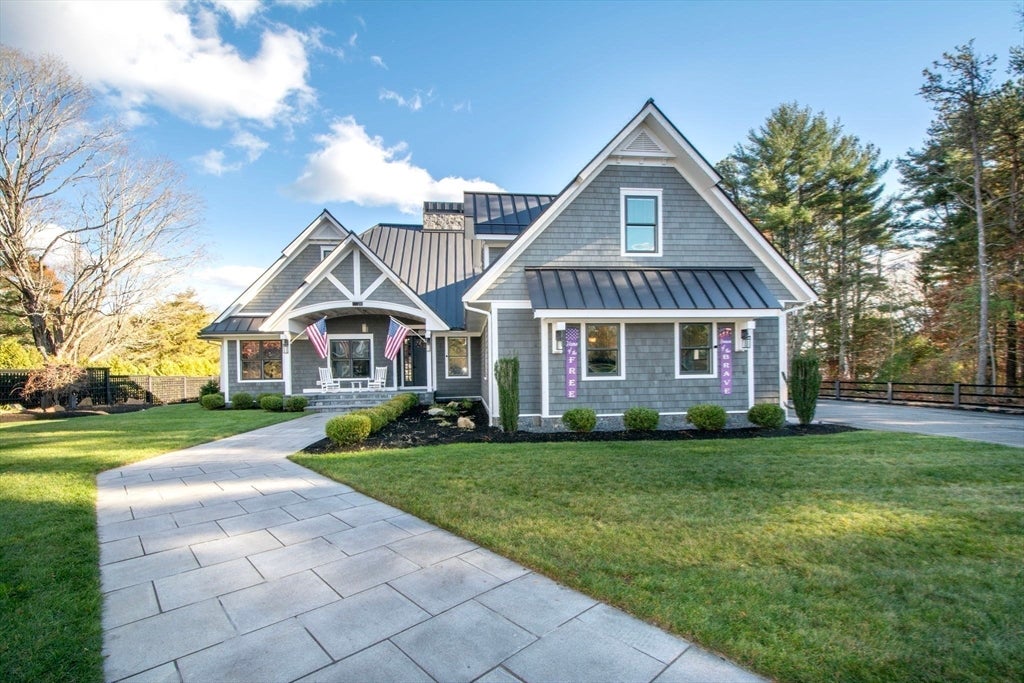 Carver, Massachusetts, 02330, United States, 5 Bedrooms Bedrooms, ,6 BathroomsBathrooms,Residential,For Sale,2005561