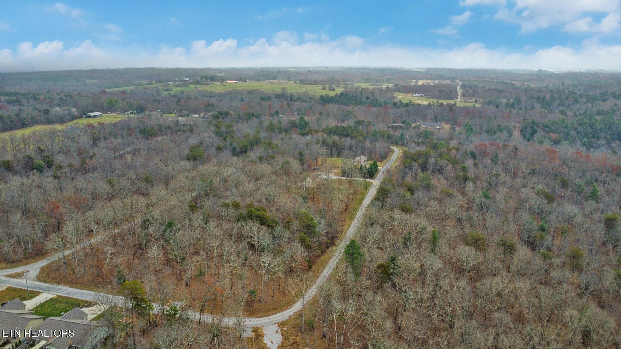 Crossville, Tennessee, 38572, United States, 2 Bedrooms Bedrooms, ,3 BathroomsBathrooms,Residential,For Sale,1998694