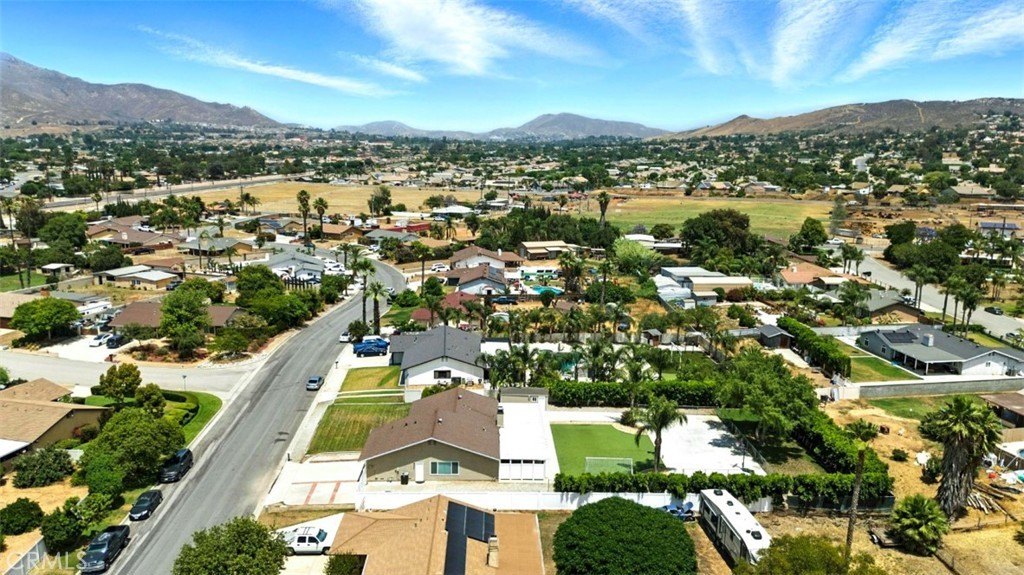 Jurupa Valley, California, 92509, United States, 4 Bedrooms Bedrooms, ,2 BathroomsBathrooms,Residential,For Sale,1873402