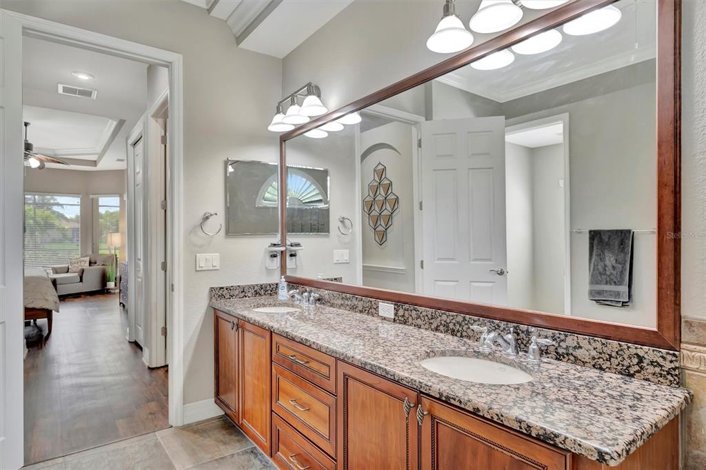 Bradenton, Florida, 34212, United States, 3 Bedrooms Bedrooms, ,4 BathroomsBathrooms,Residential,For Sale,1910869