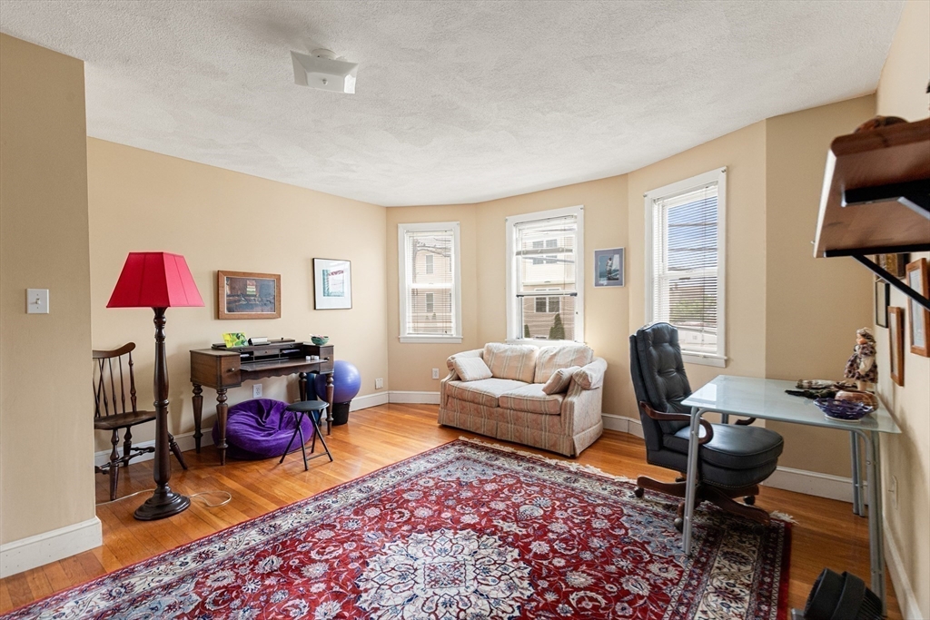 Malden, Massachusetts, 02148, United States, 8 Bedrooms Bedrooms, ,3 BathroomsBathrooms,Residential,For Sale,2049419