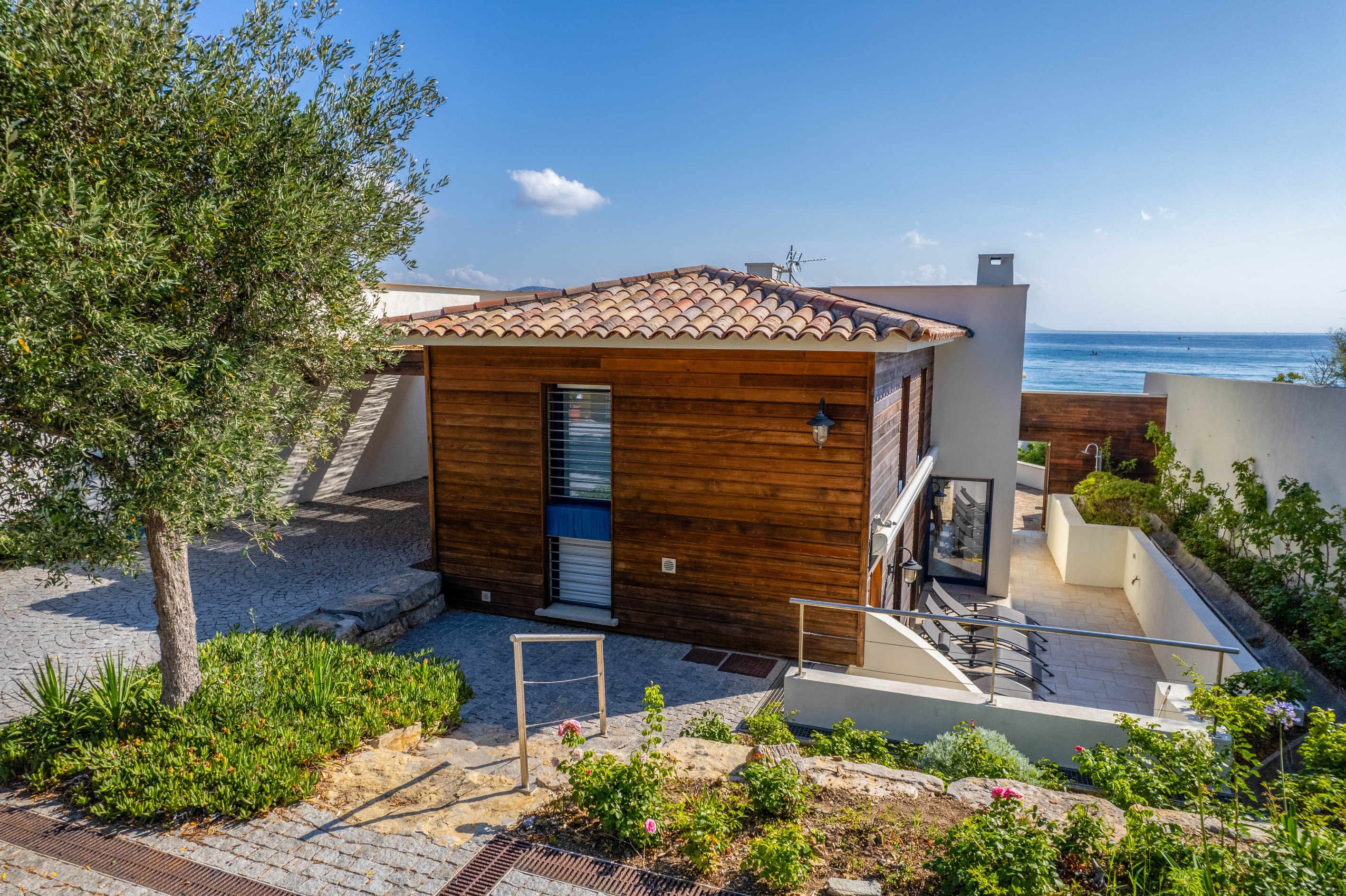  Waterfront house of 180 sq.m with sea view. - 物件實景