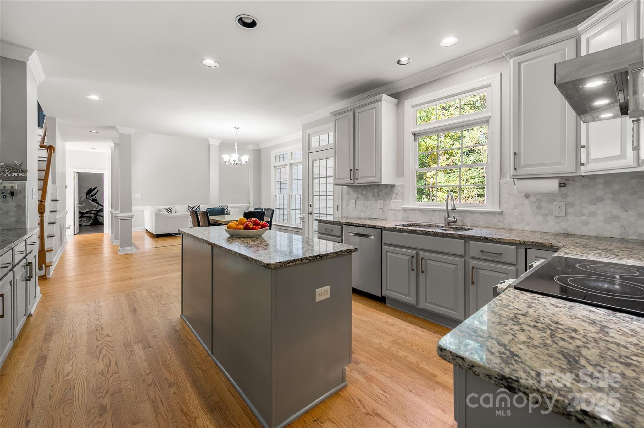 Matthews, North Carolina, 28104, United States, 4 Bedrooms Bedrooms, ,4 BathroomsBathrooms,Residential,For Sale,1989283