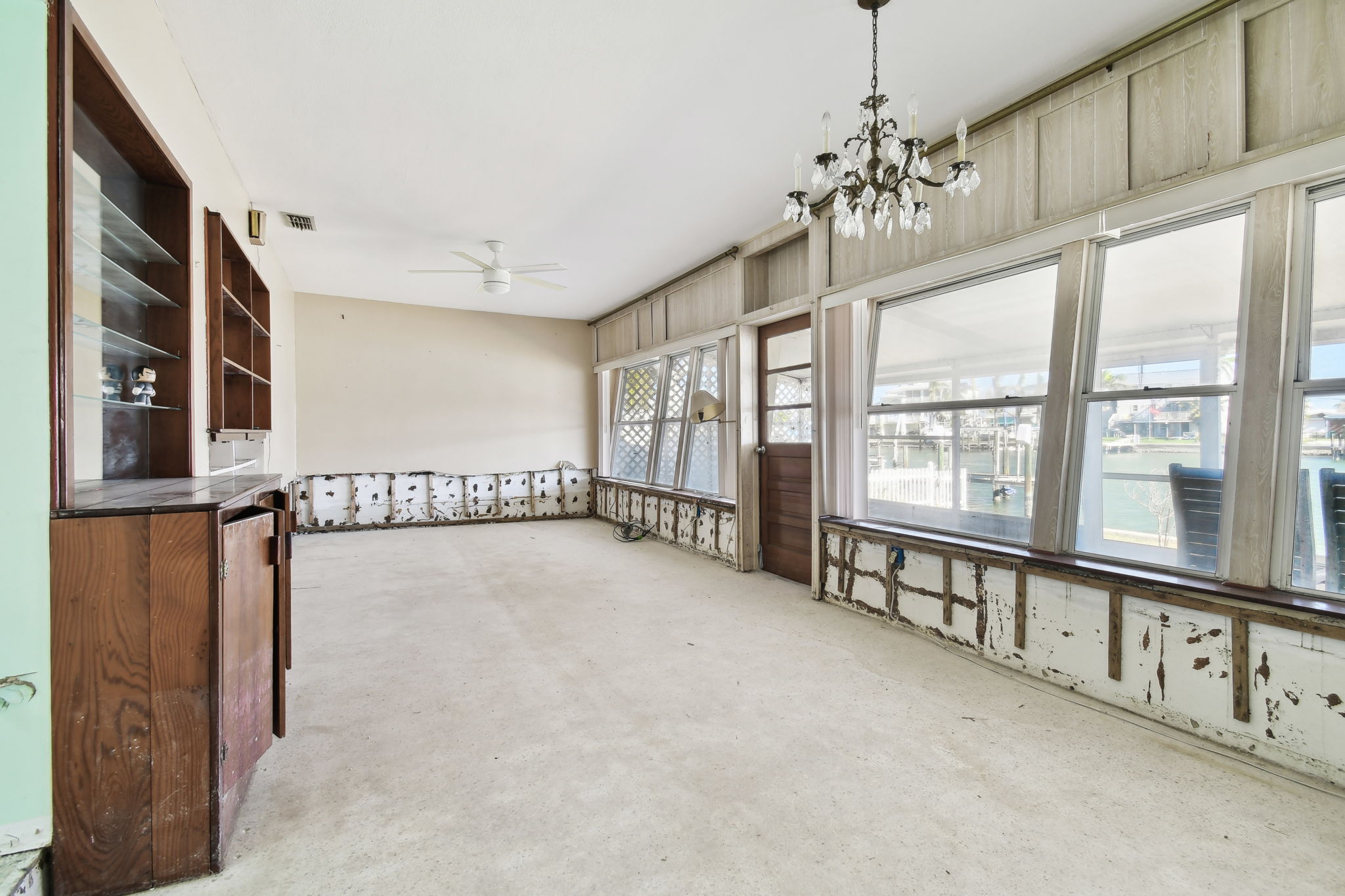 Madeira Beach, Florida, 33708, United States, 3 Bedrooms Bedrooms, ,2 BathroomsBathrooms,Residential,For Sale,1943278