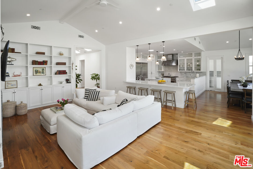 Malibu, California, 90265, United States, 5 Bedrooms Bedrooms, ,5 BathroomsBathrooms,Residential,For Sale,1762119
