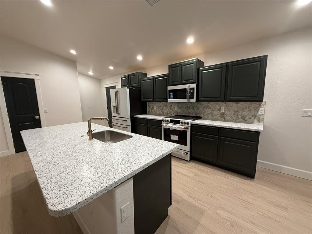 Altus, Oklahoma, 73521, United States, 4 Bedrooms Bedrooms, ,3 BathroomsBathrooms,Residential,For Sale,1980634