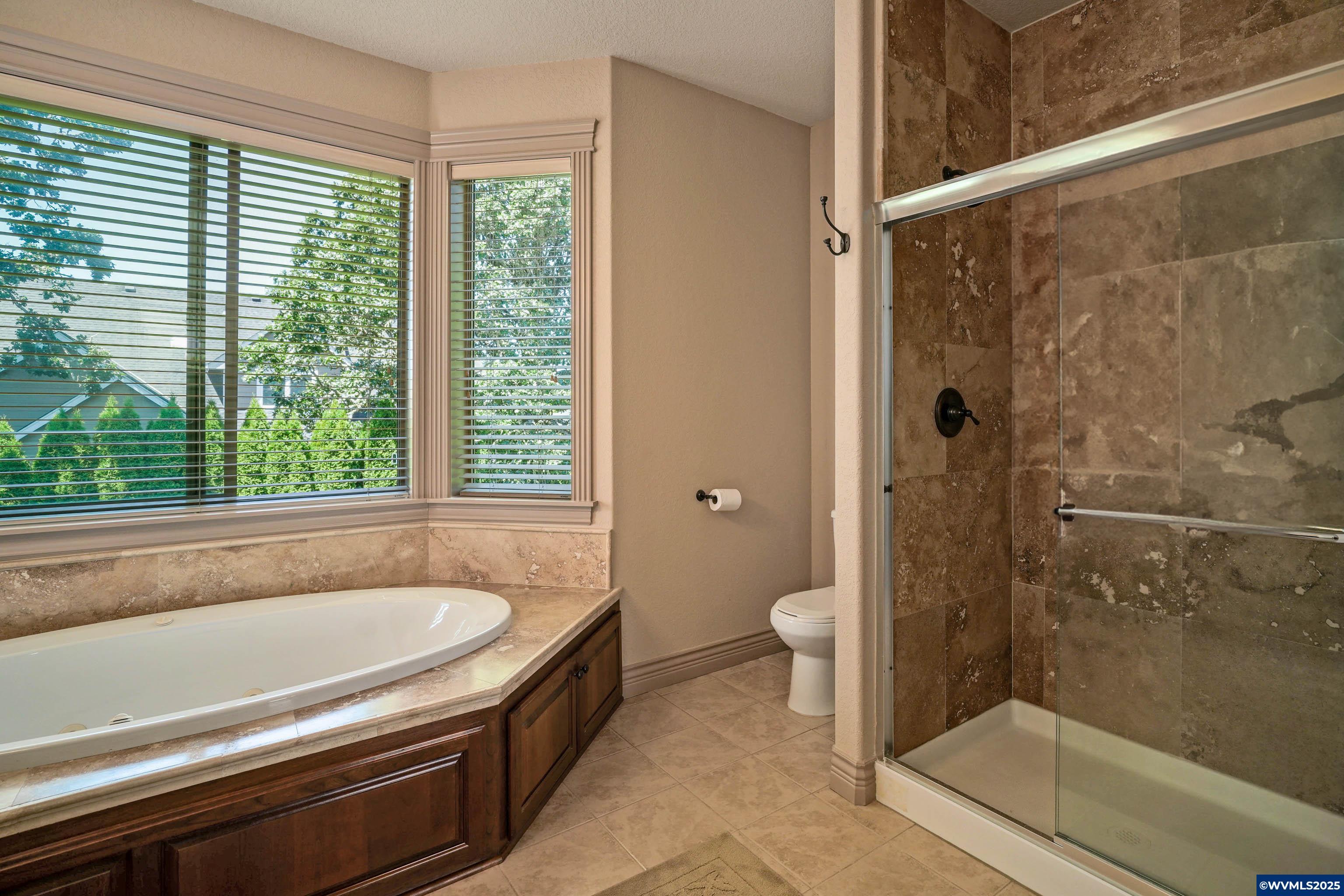 Salem, Oregon, 97306, United States, 4 Bedrooms Bedrooms, ,4 BathroomsBathrooms,Residential,For Sale,1857548