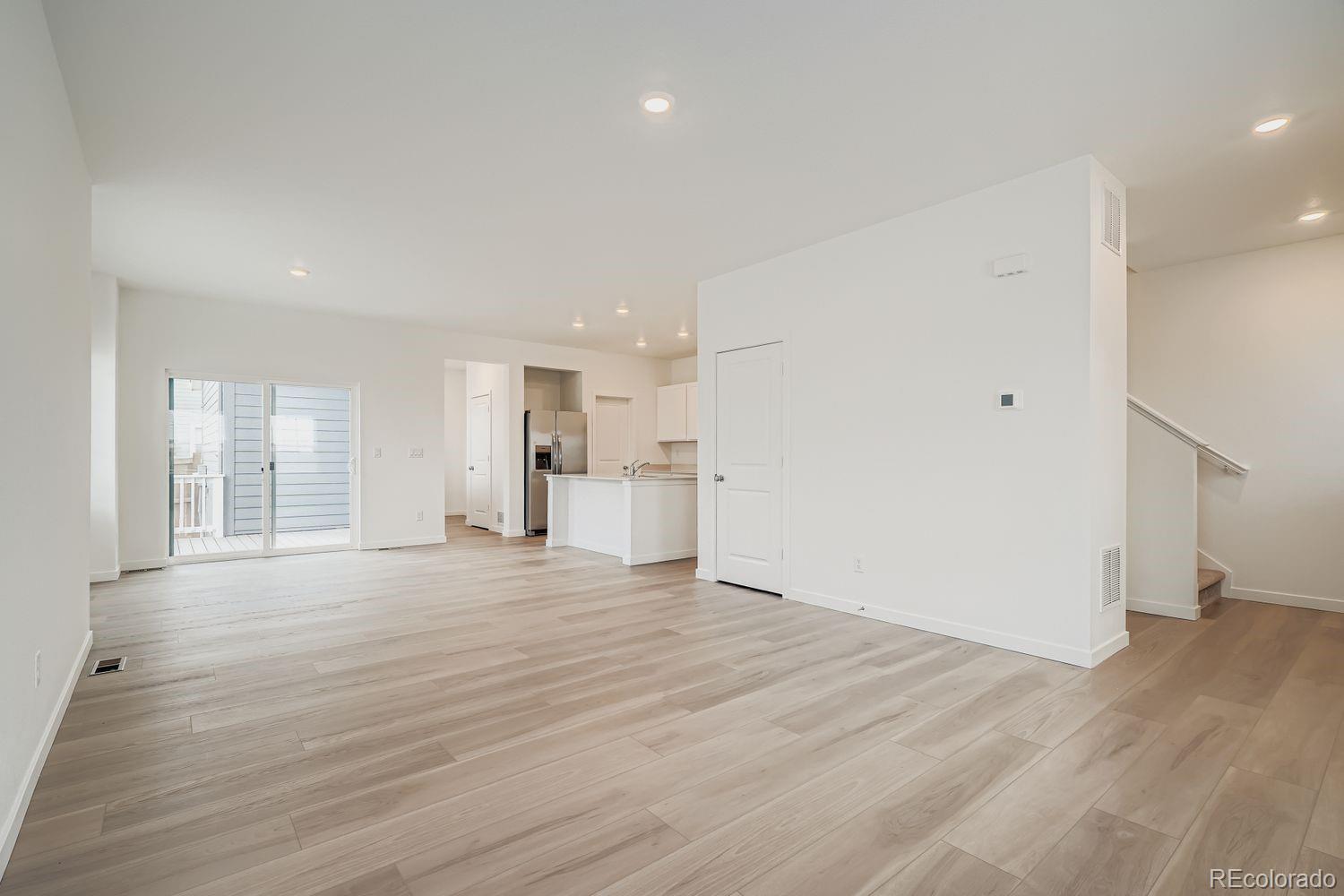 Thornton, Colorado, 80602, United States, 3 Bedrooms Bedrooms, ,2 BathroomsBathrooms,Residential,For Sale,1960668