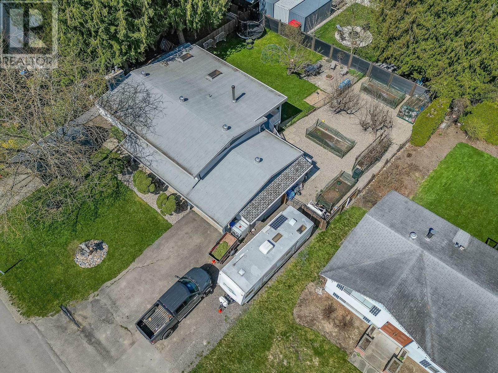 SICAMOUS, British Columbia, V0E 2V1, CA, 5 Bedrooms Bedrooms, ,2 BathroomsBathrooms,Residential,For Sale,1838674