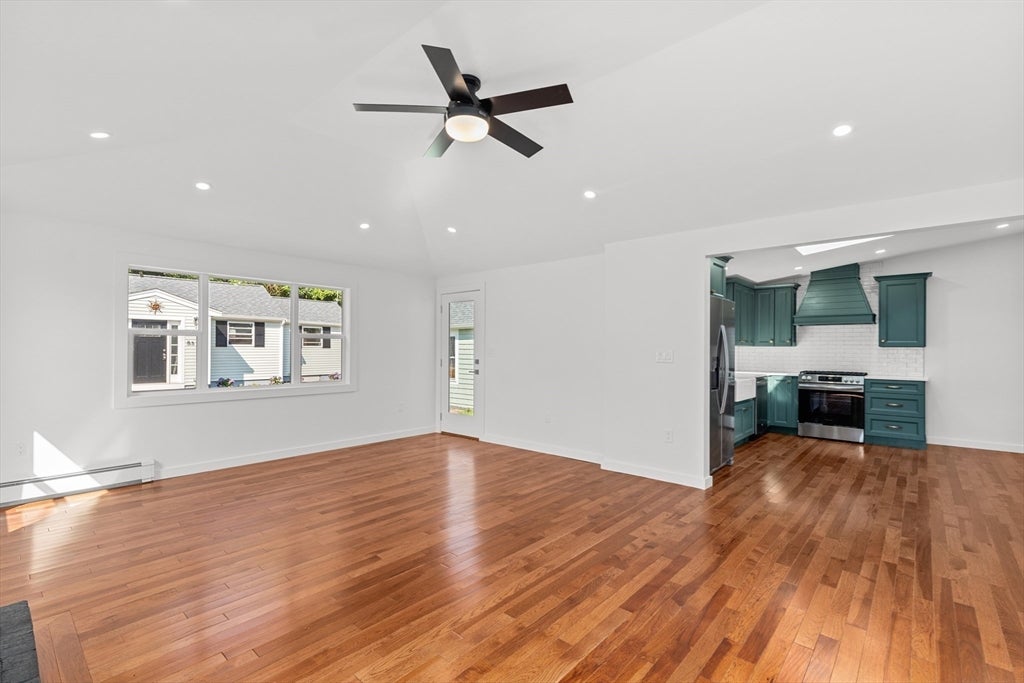 Plymouth, Massachusetts, 02360, United States, 4 Bedrooms Bedrooms, ,4 BathroomsBathrooms,Residential,For Sale,1981887