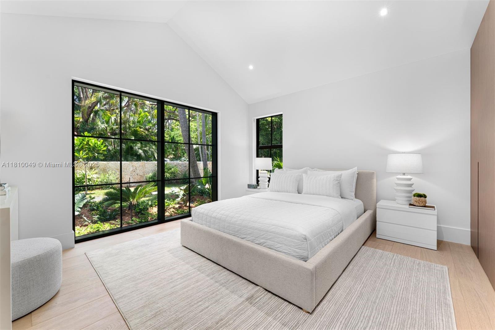 Miami, Florida, 33133, United States, 6 Bedrooms Bedrooms, ,8 BathroomsBathrooms,Residential,For Sale,1829232