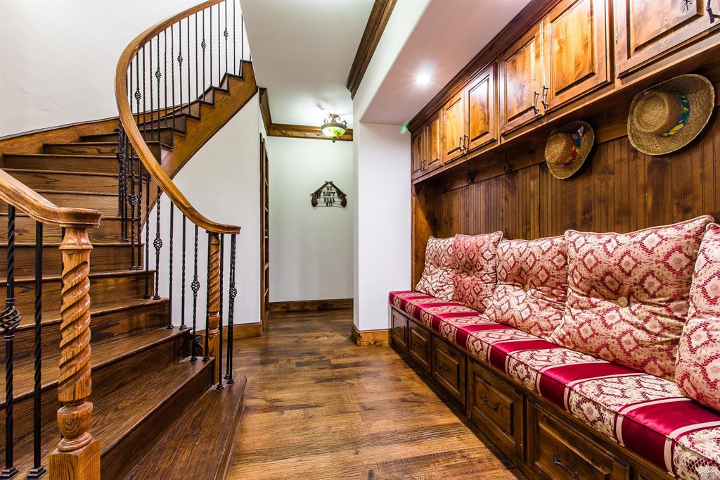 Italy, Texas, 76651, United States, 8 Bedrooms Bedrooms, ,6 BathroomsBathrooms,Residential,For Sale,1975477