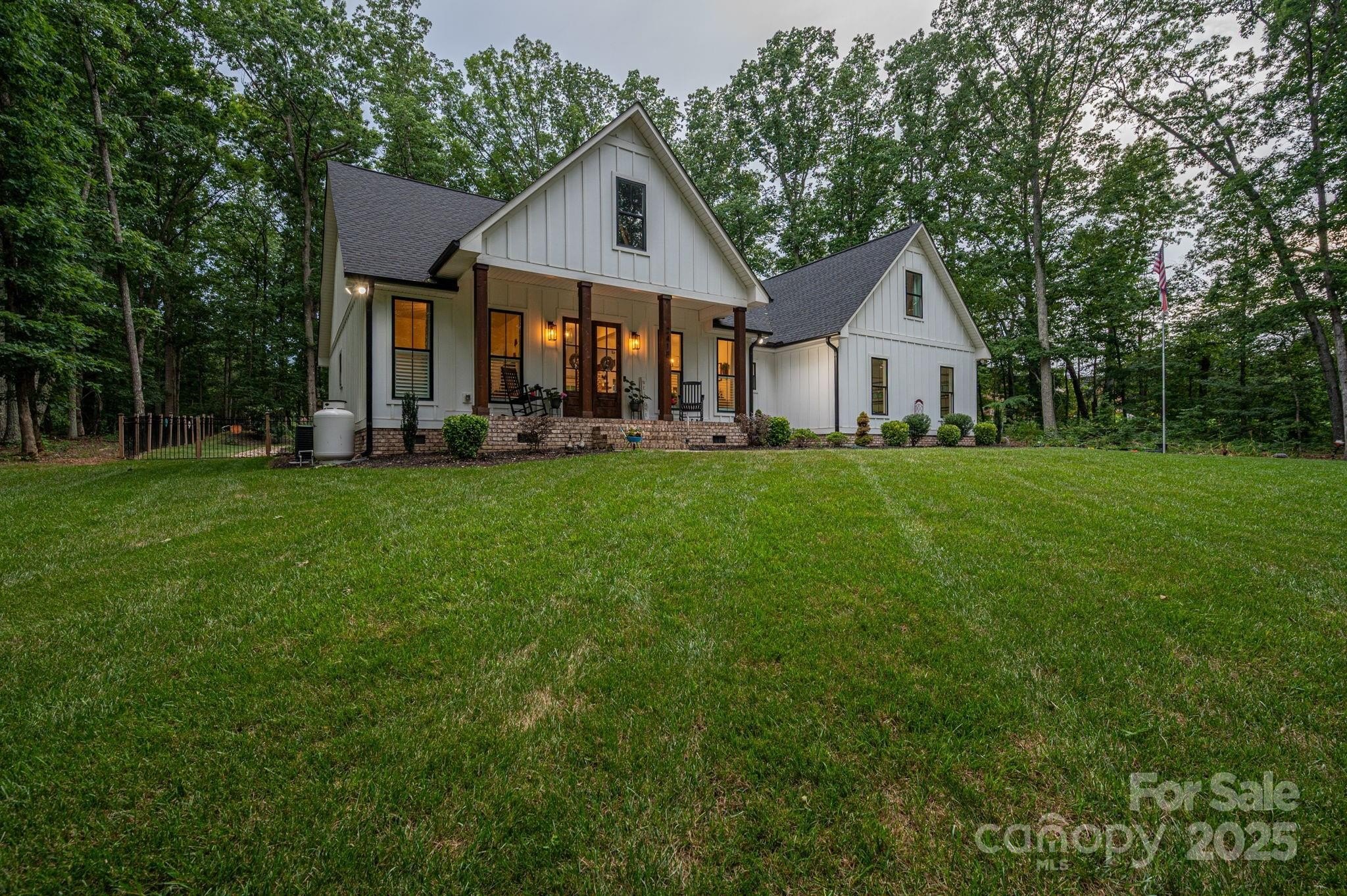 Lincolnton, North Carolina, 28092, United States, 4 Bedrooms Bedrooms, ,2 BathroomsBathrooms,Residential,For Sale,1944846