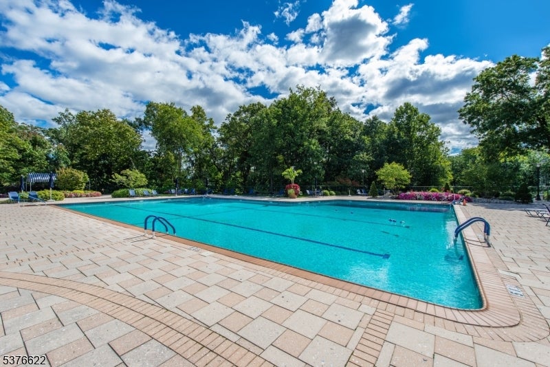 Verona Twp., New Jersey, 07044, United States, 2 Bedrooms Bedrooms, ,2 BathroomsBathrooms,Residential,For Sale,1976257