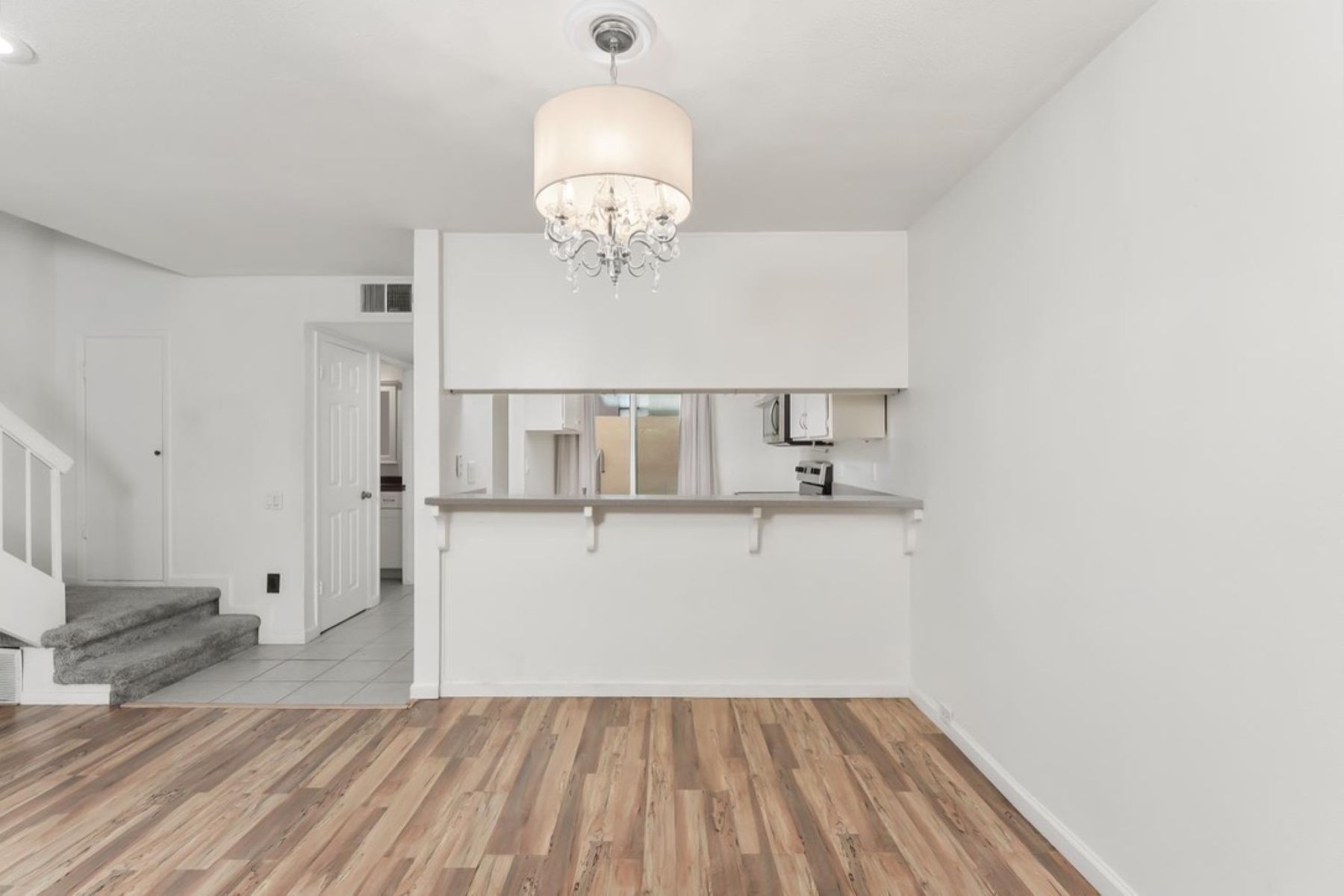  709 Woodside Lane East #2, Sacramento, CA 95825 - 物件實景