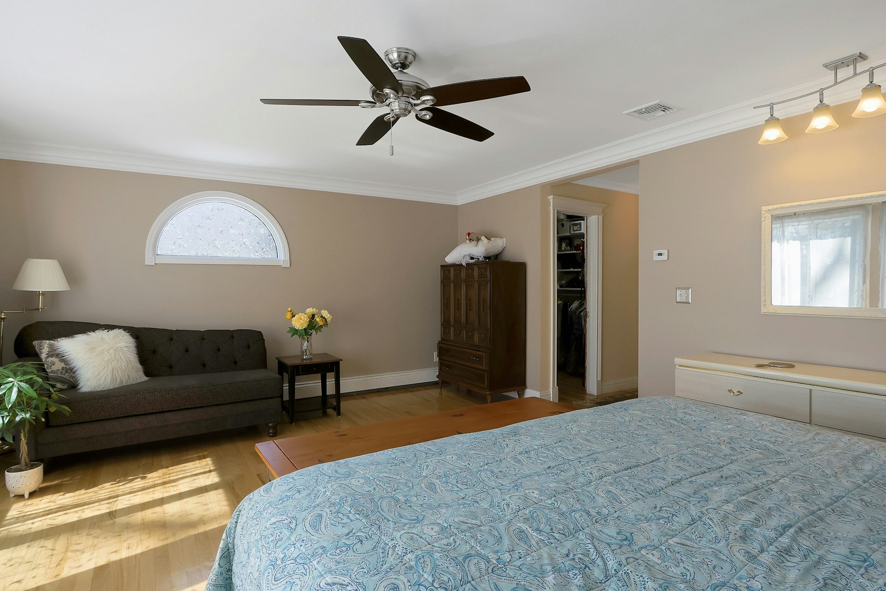  Laurel Ridge Tri-Level Contemporary - 物件實景