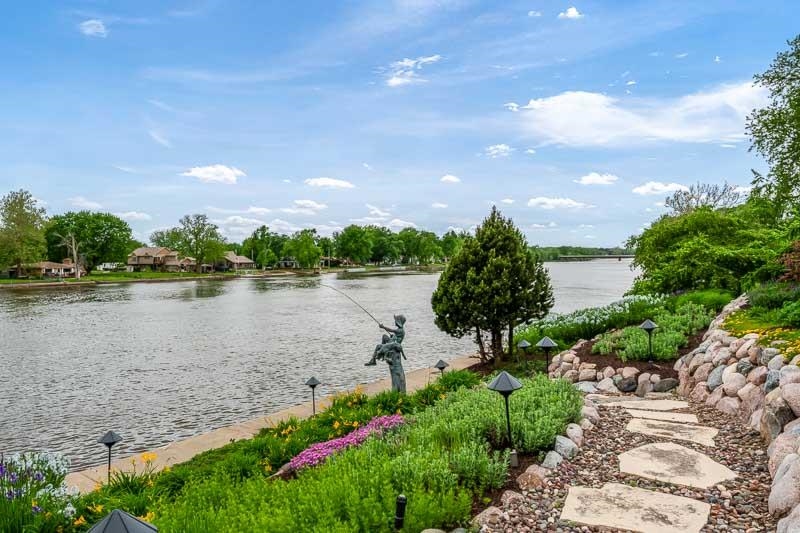 Machesney Park, Illinois, 61115, United States, 4 Bedrooms Bedrooms, ,5 BathroomsBathrooms,Residential,For Sale,2049063